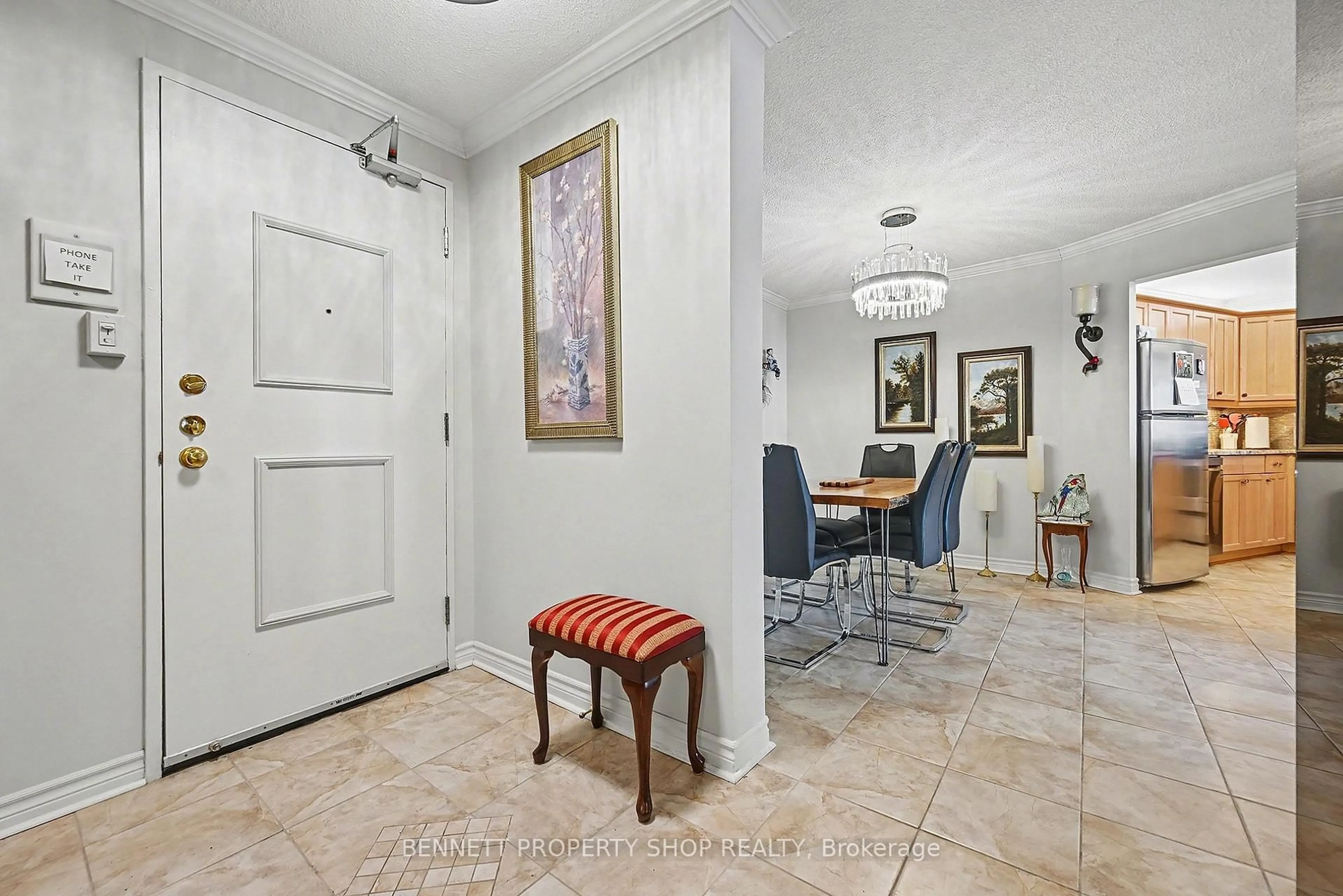 Indoor foyer for 1081 Ambleside Dr #1201, Ottawa Ontario K2B 8C8