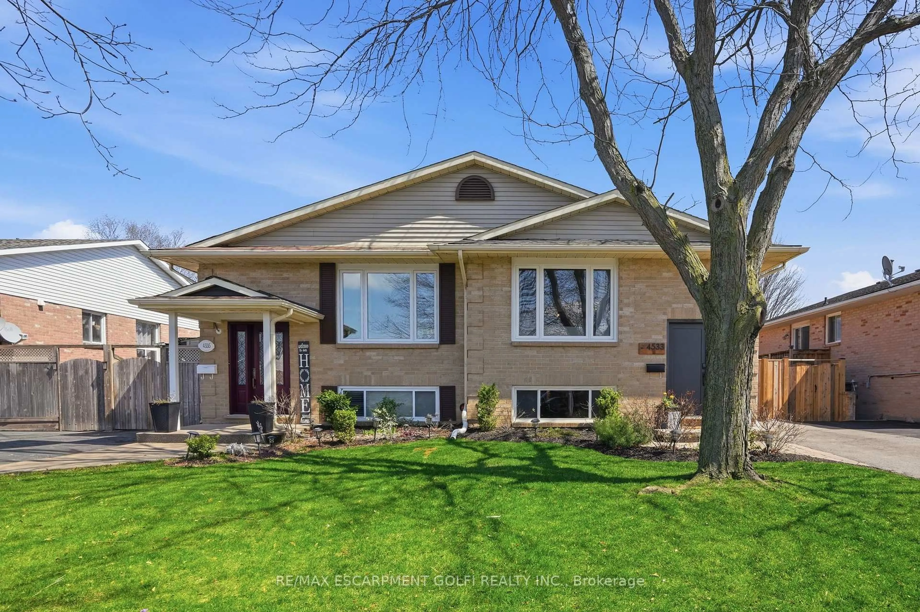 Home with brick exterior material, street for 4533 Carriage Rd, Lincoln Ontario L0R 1B5