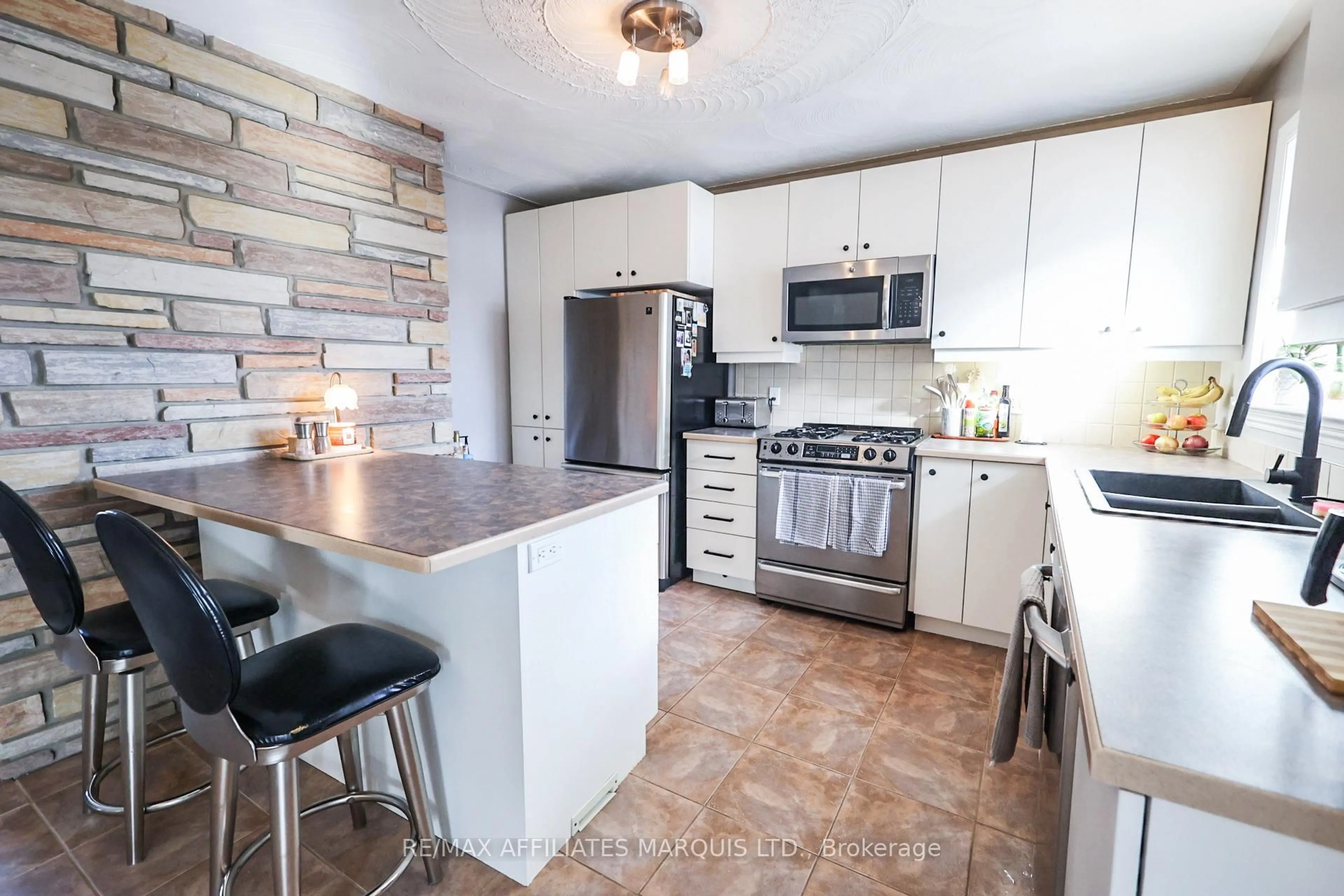 Open concept kitchen, ceramic/tile floor for 66 Jean St, North Glengarry Ontario K0C 1A0