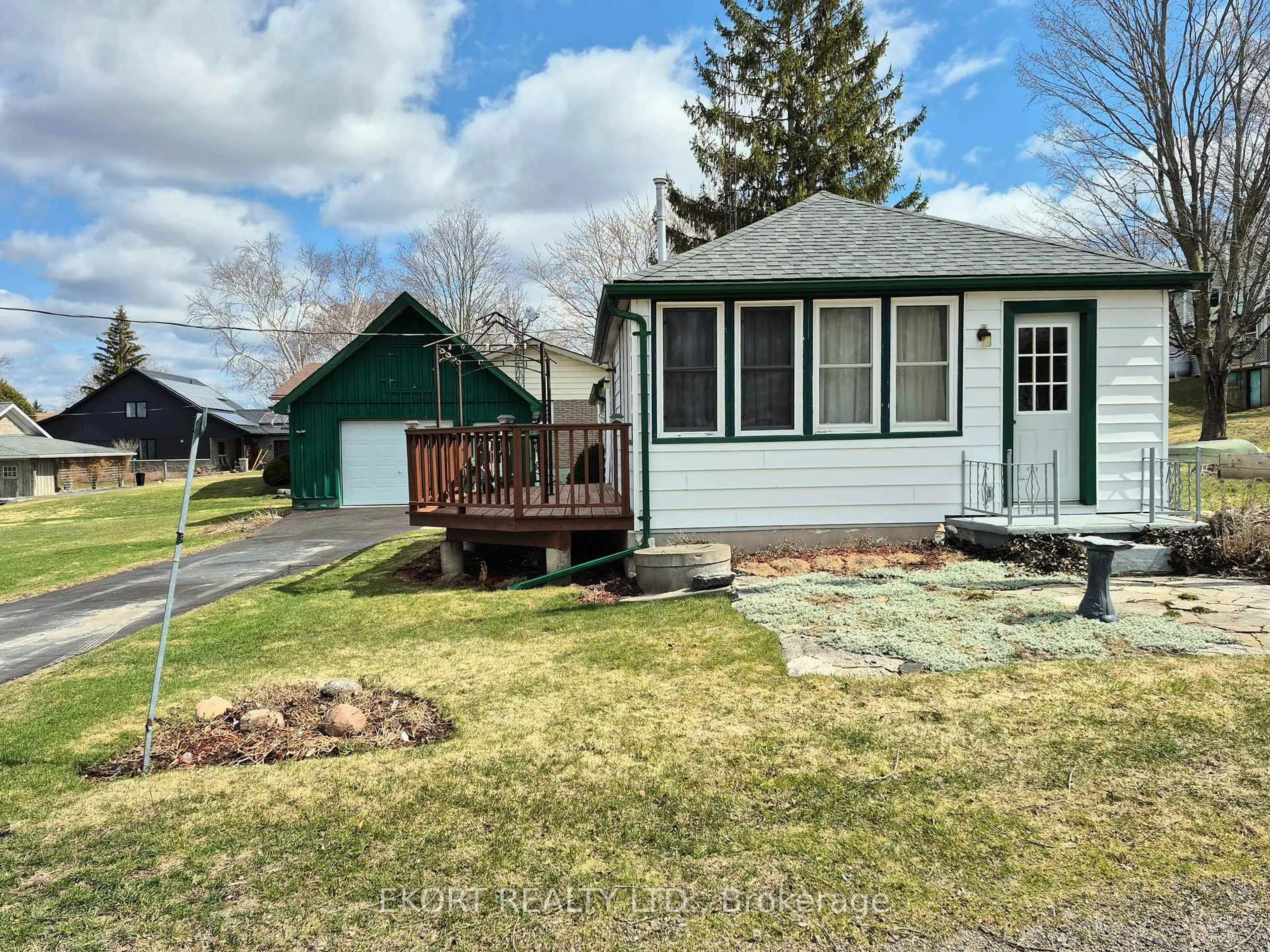 Unknown for 40 Demille St, Prince Edward County Ontario K0K 1W0