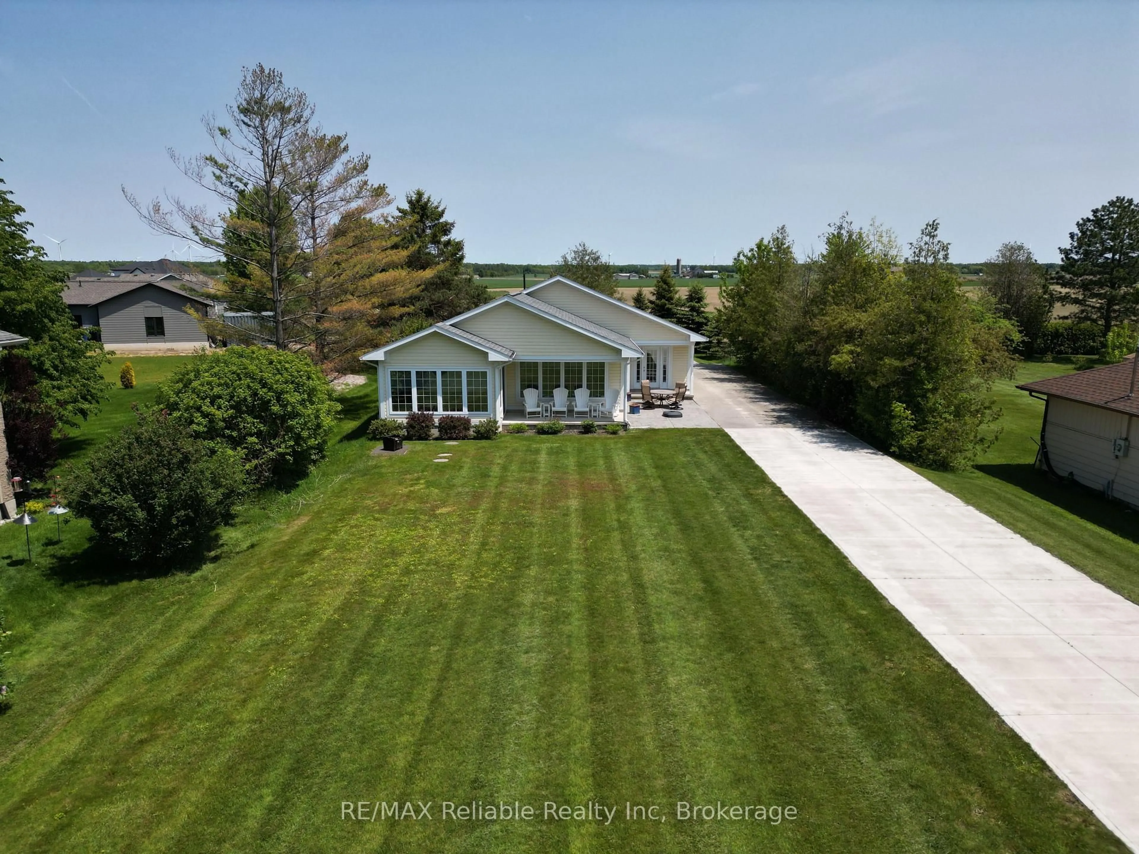 A pic from outside/outdoor area/front of a property/back of a property/a pic from drone, water/lake/river/ocean view for 74318 Homestead Heights Dr, Bluewater Ontario N0M 2T0