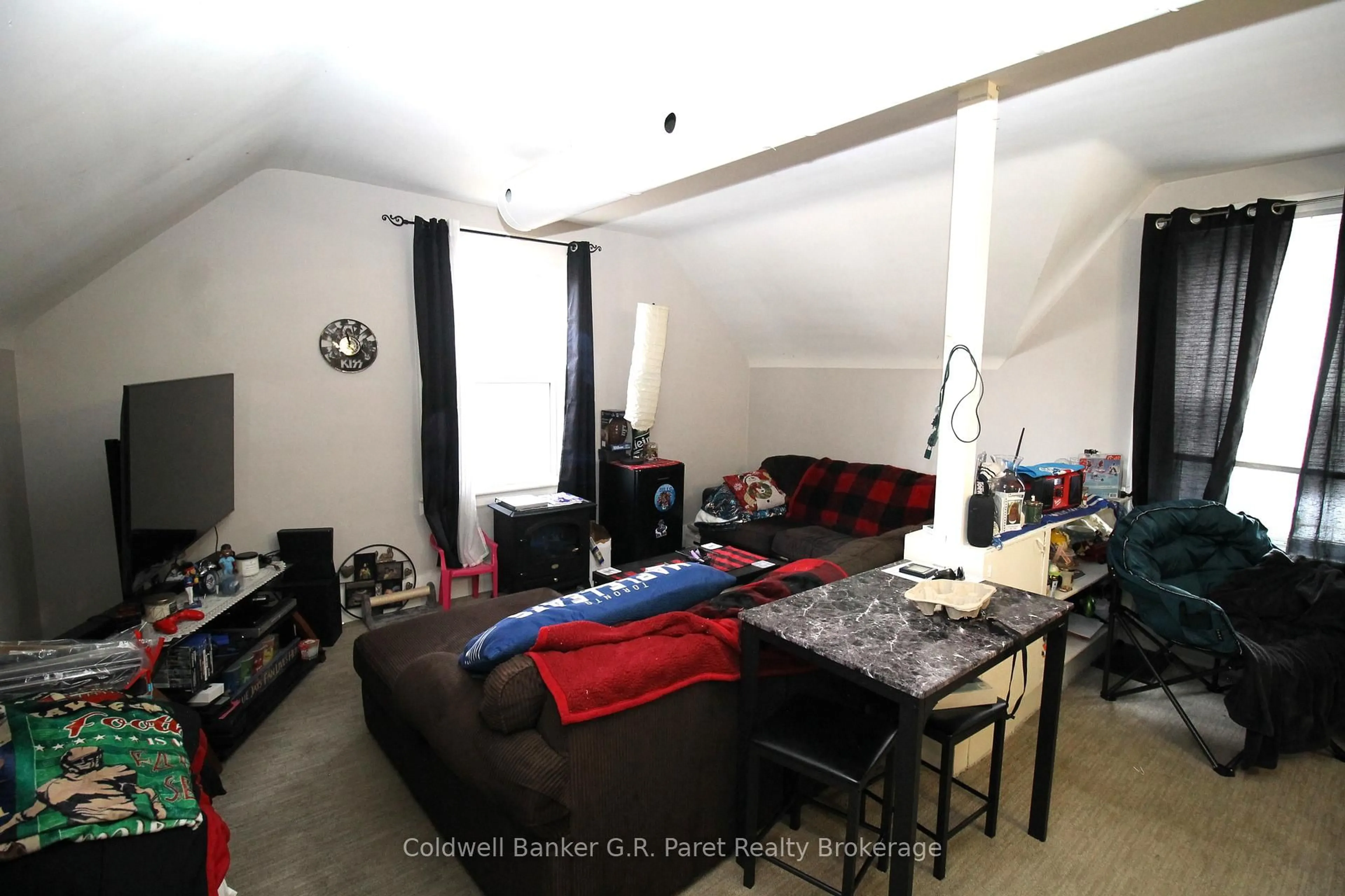 A pic of a room for 149 Main St, Norfolk Ontario N3Y 2M2