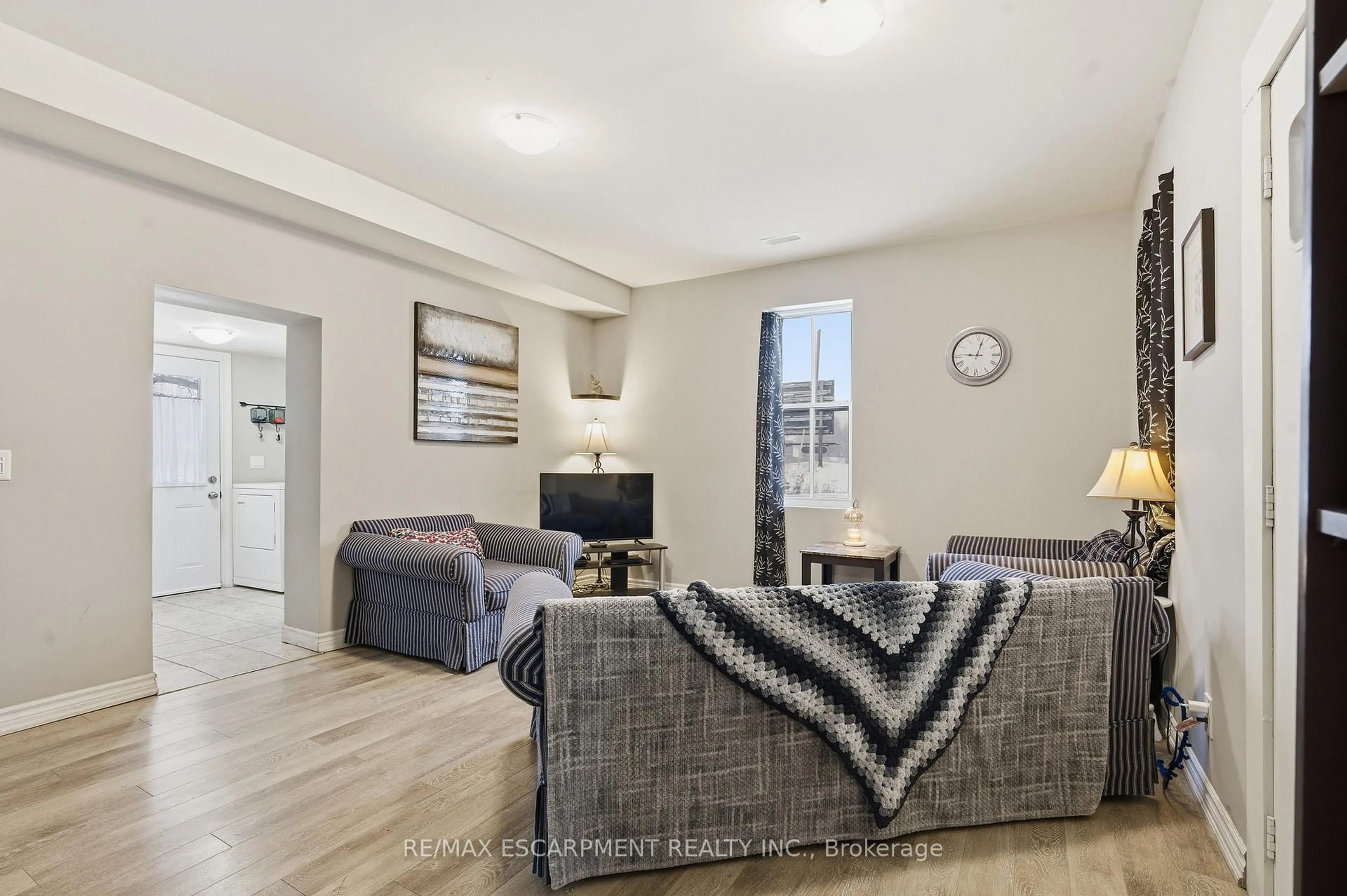 Living room with furniture, unknown for 43 Main St, Haldimand Ontario N0A 1H0