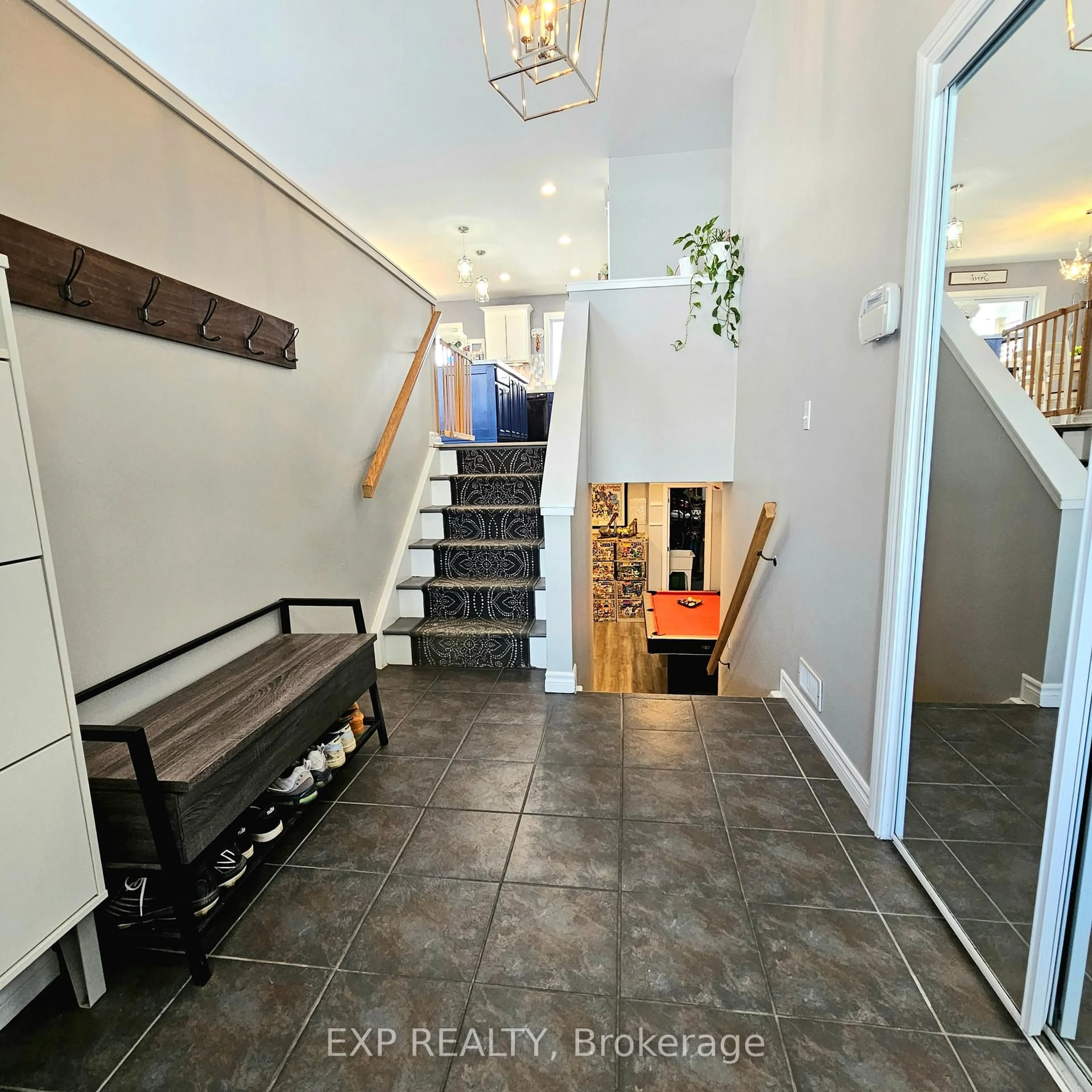 Indoor entryway for 7 Rosewood Dr, Hastings Ontario K0K 2C0