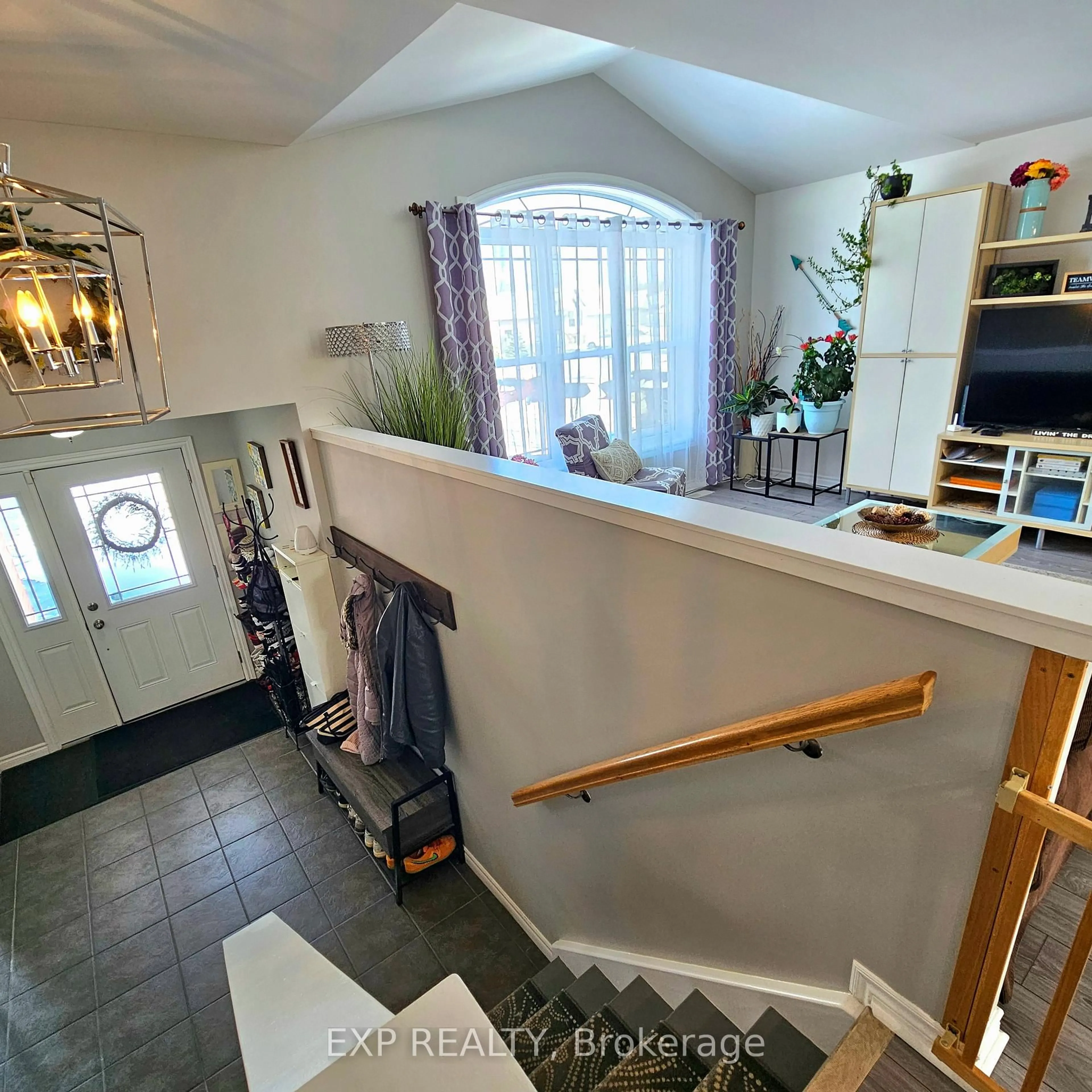 Indoor entryway for 7 Rosewood Dr, Hastings Ontario K0K 2C0