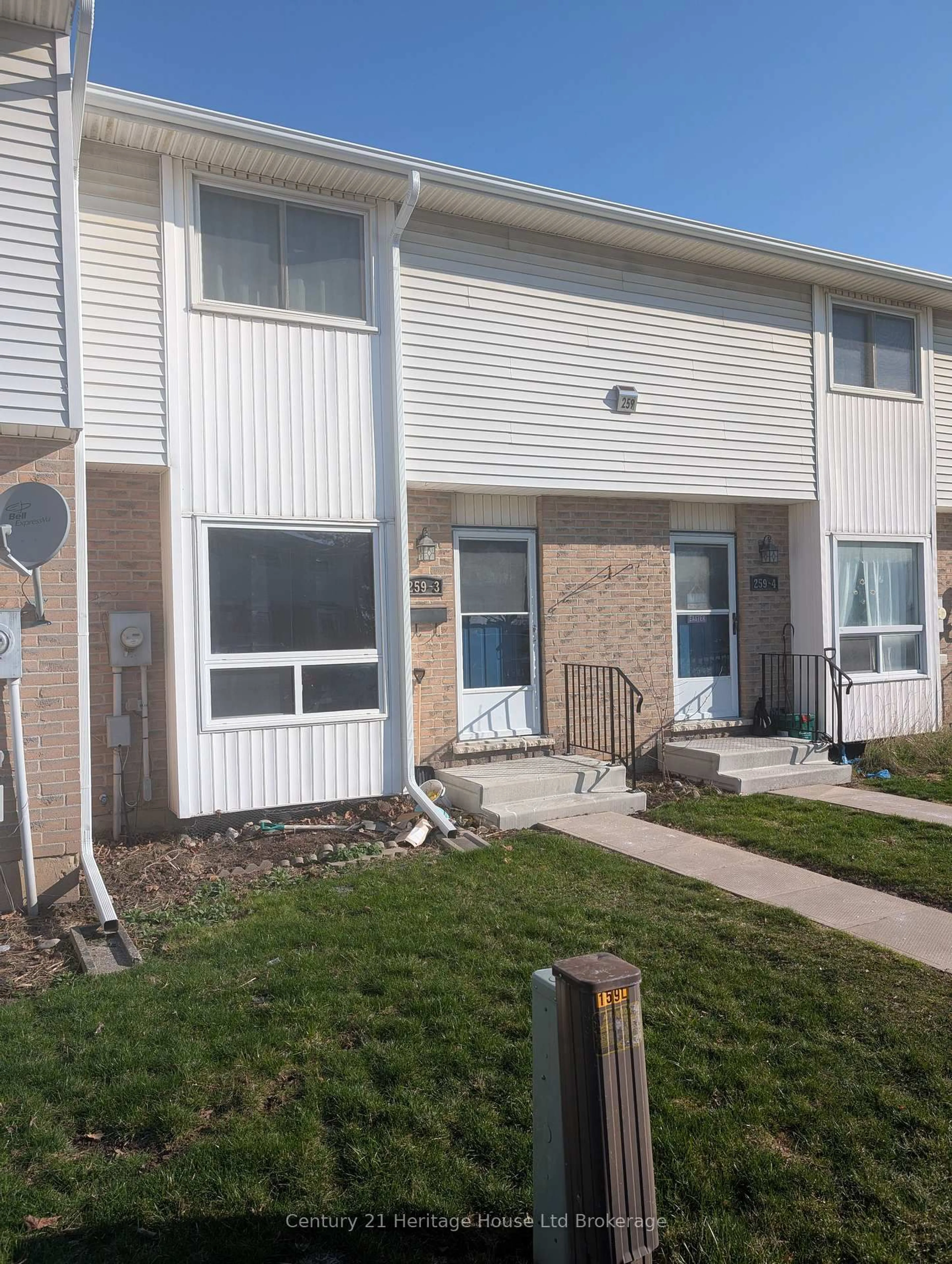 Home with vinyl exterior material, unknown for 259 Lansdowne Ave #3, Woodstock Ontario N4T 1N6