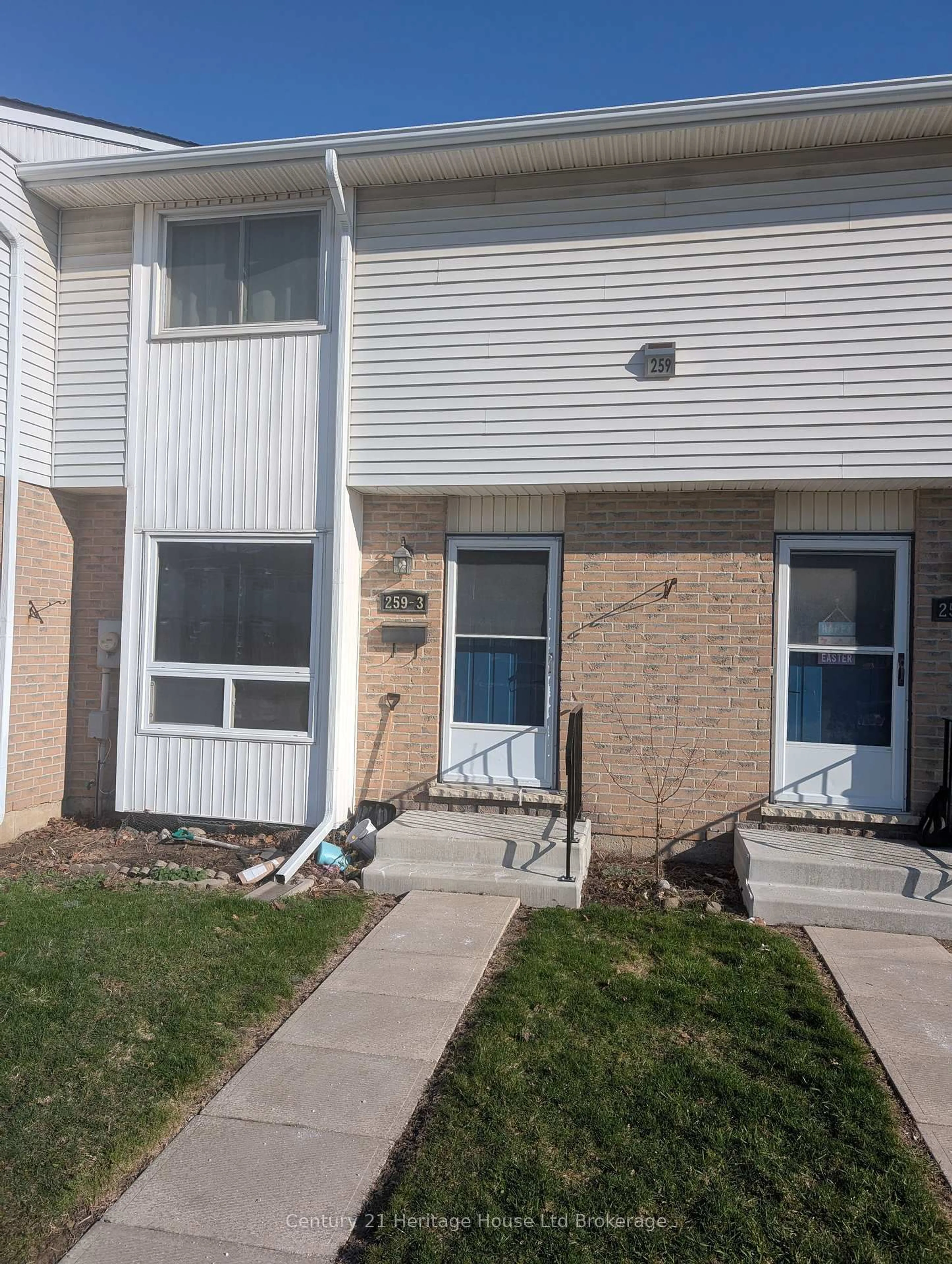 Home with vinyl exterior material, street for 259 Lansdowne Ave #3, Woodstock Ontario N4T 1N6