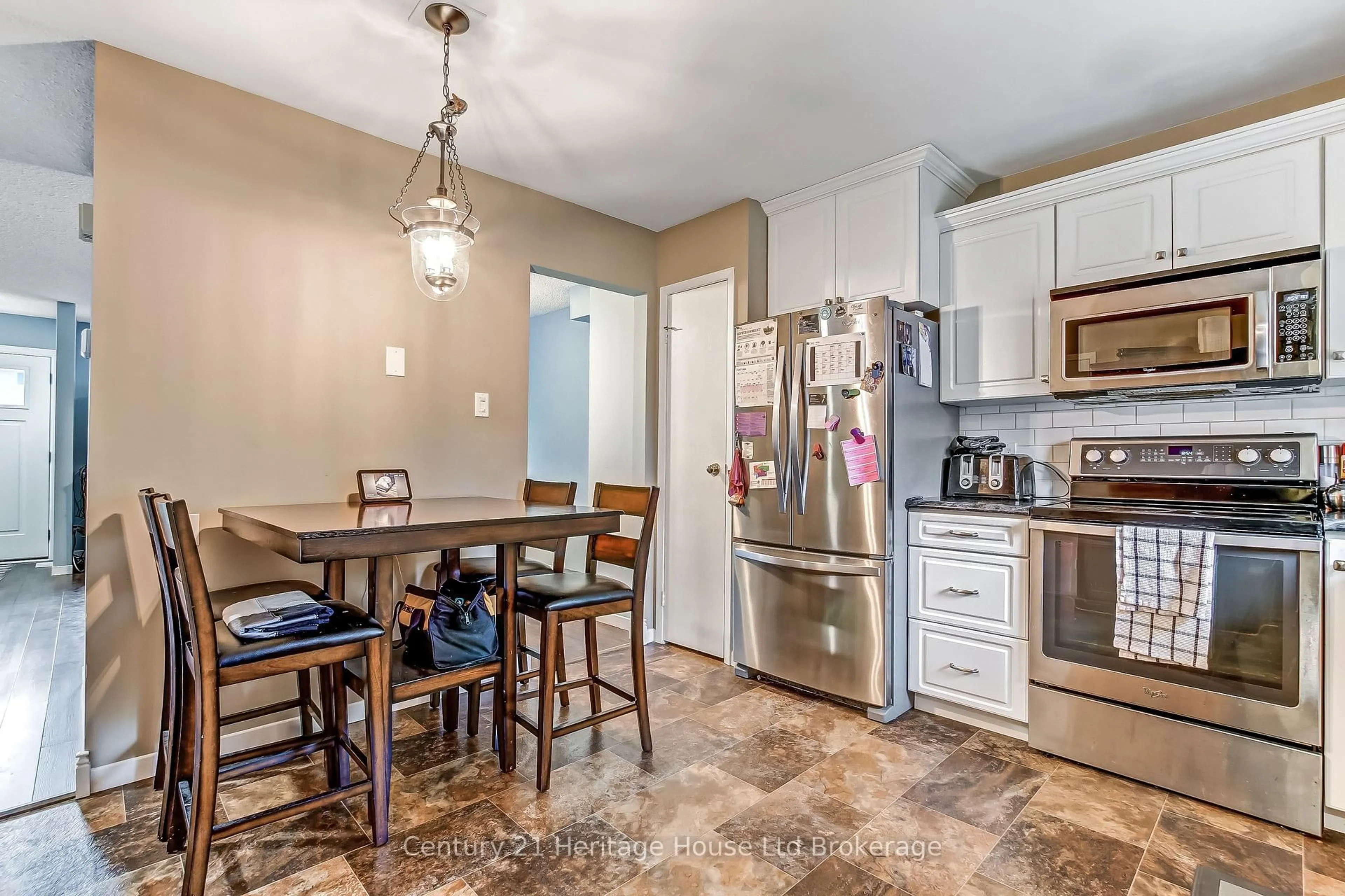 Open concept kitchen, ceramic/tile floor for 259 Lansdowne Ave #3, Woodstock Ontario N4T 1N6
