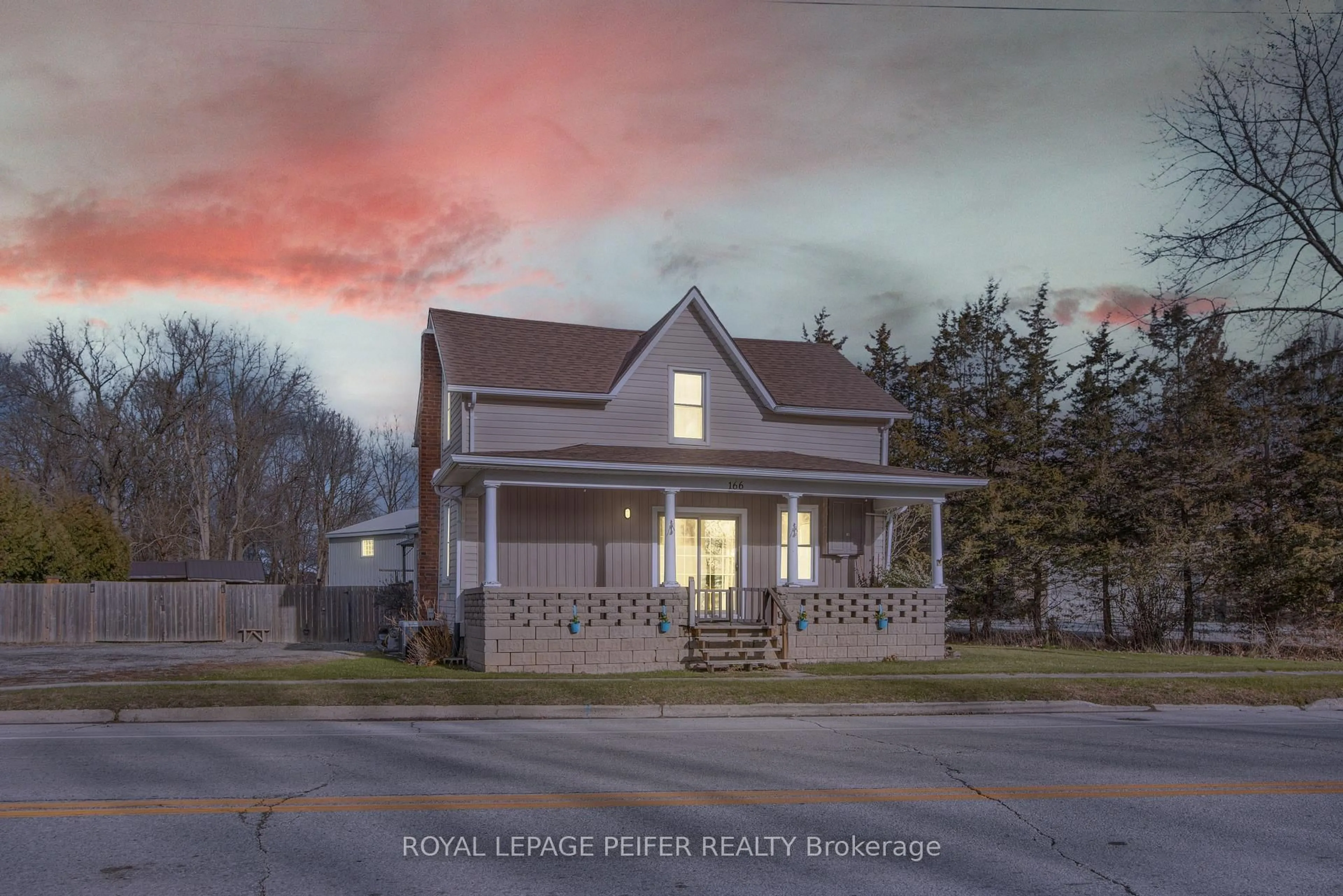 Blurry image for 166 London Rd, Chatham-Kent Ontario N0P 2K0