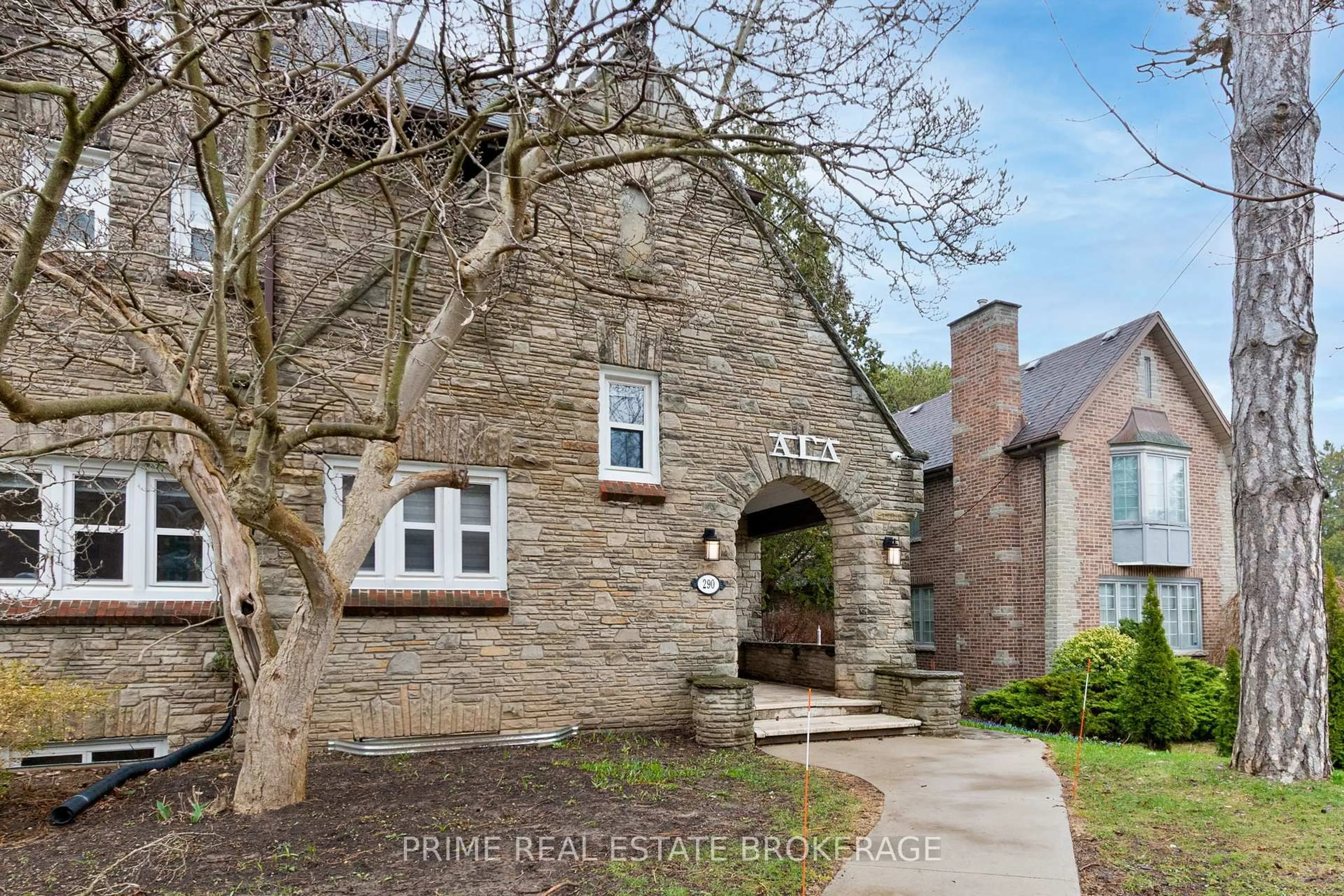 Home with brick exterior material, street for 290 Huron St, London East Ontario N6A 2J9