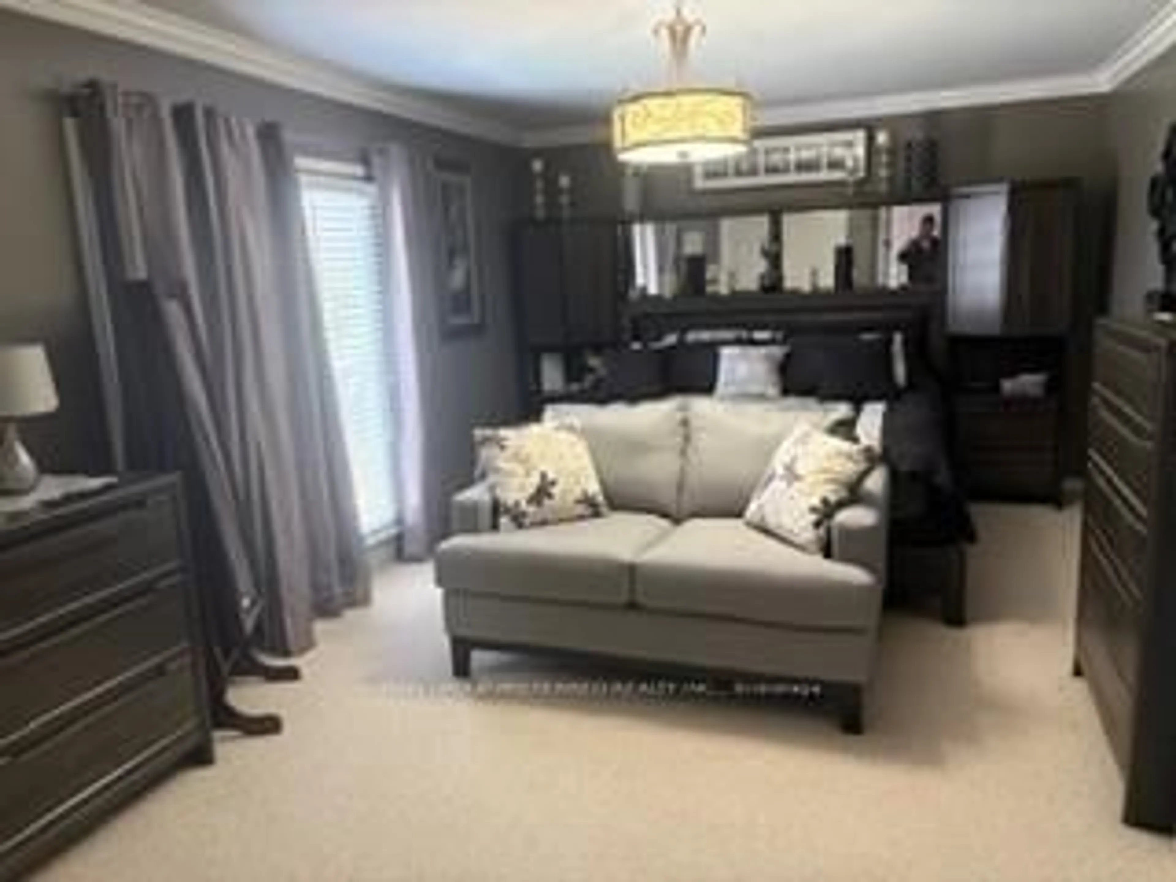 Living room with furniture, unknown for 25 Spring Pl, Chatham-Kent Ontario N7L 4N8