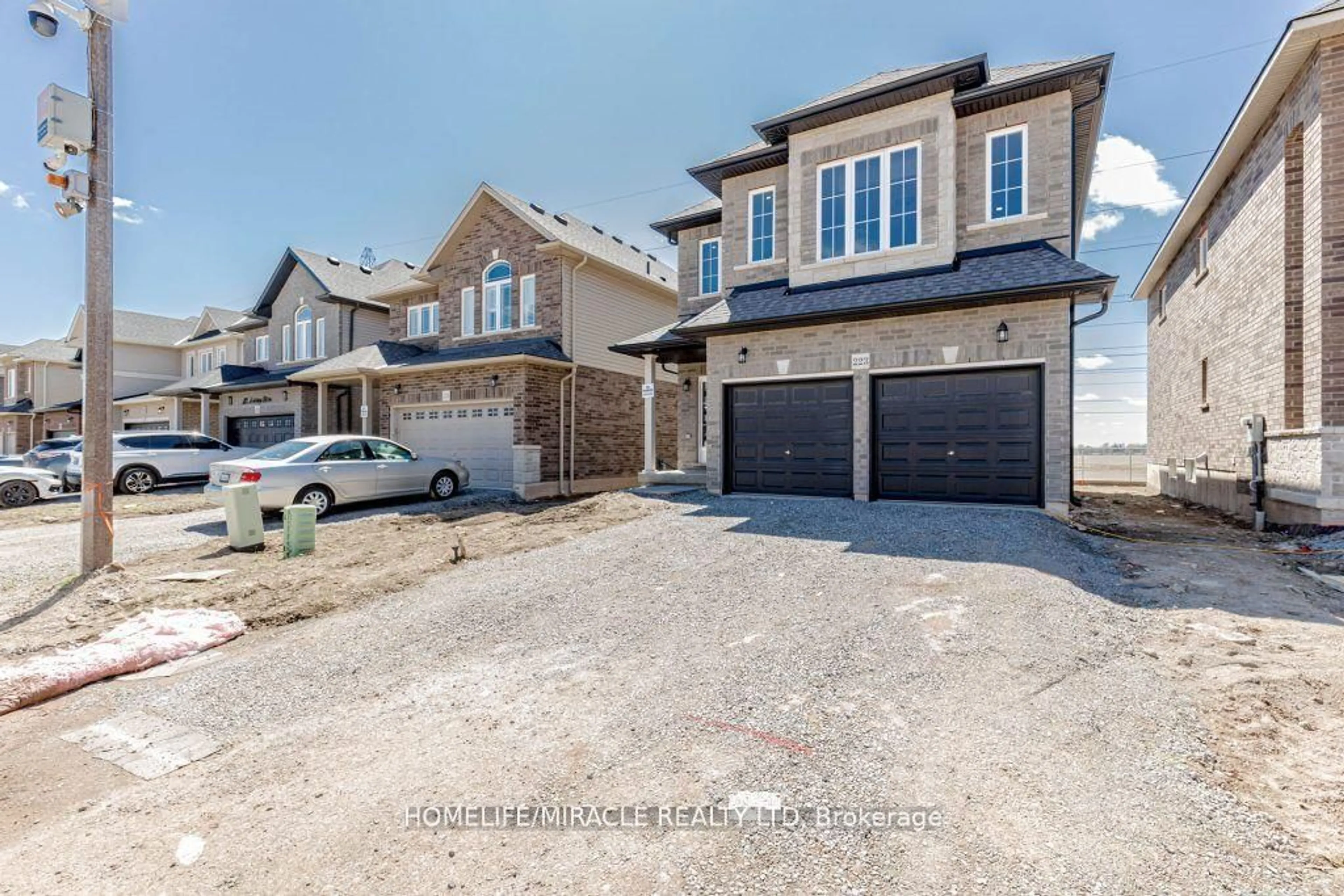 A pic from outside/outdoor area/front of a property/back of a property/a pic from drone, street for 223 Rockledge Dr, Hamilton Ontario L0R 1P0