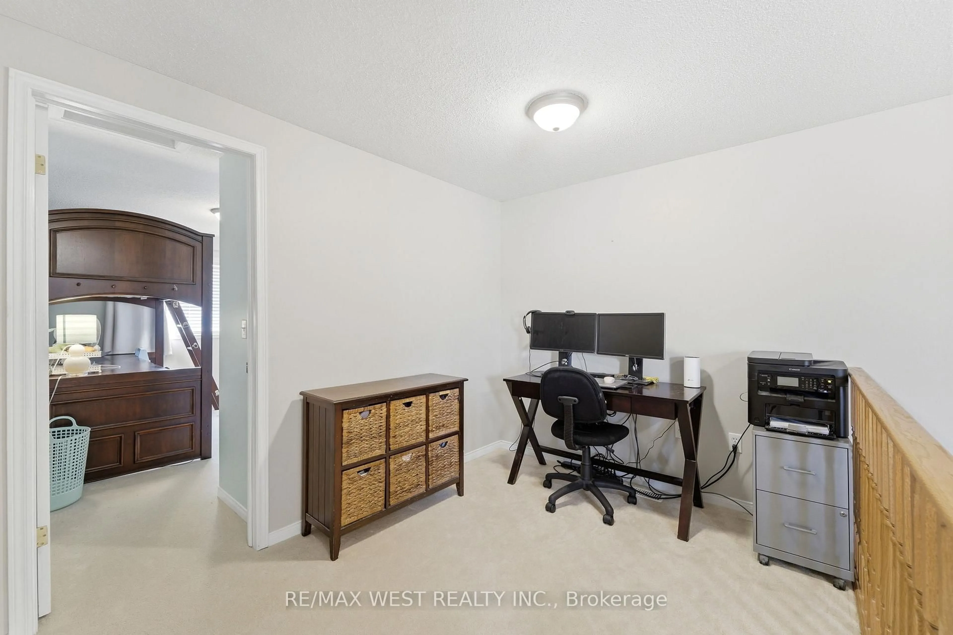 A pic of a room for 287 Mcmeeken Dr, Cambridge Ontario N3C 4N7