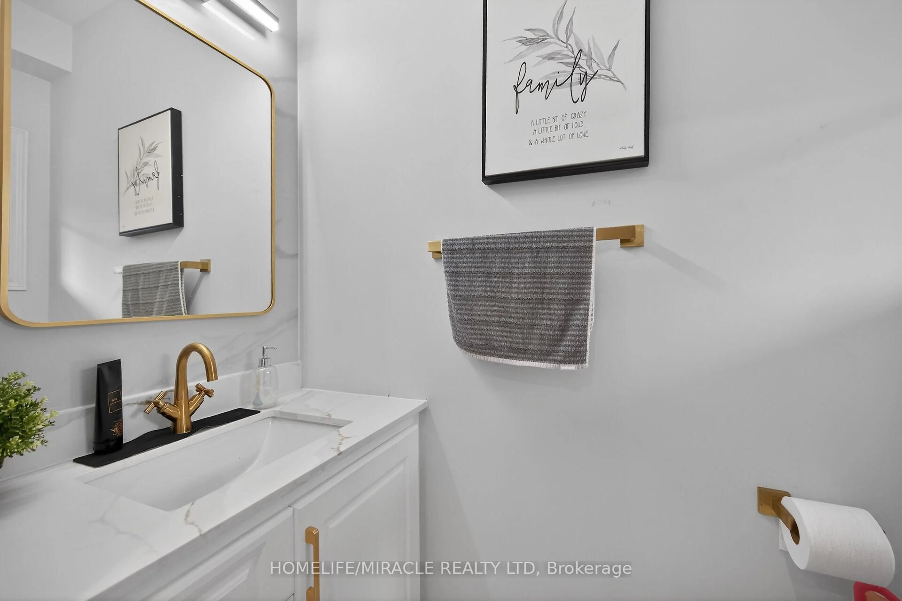 Standard bathroom, ceramic/tile floor for 80 Severino Circ #7, West Lincoln Ontario L0R 2A0