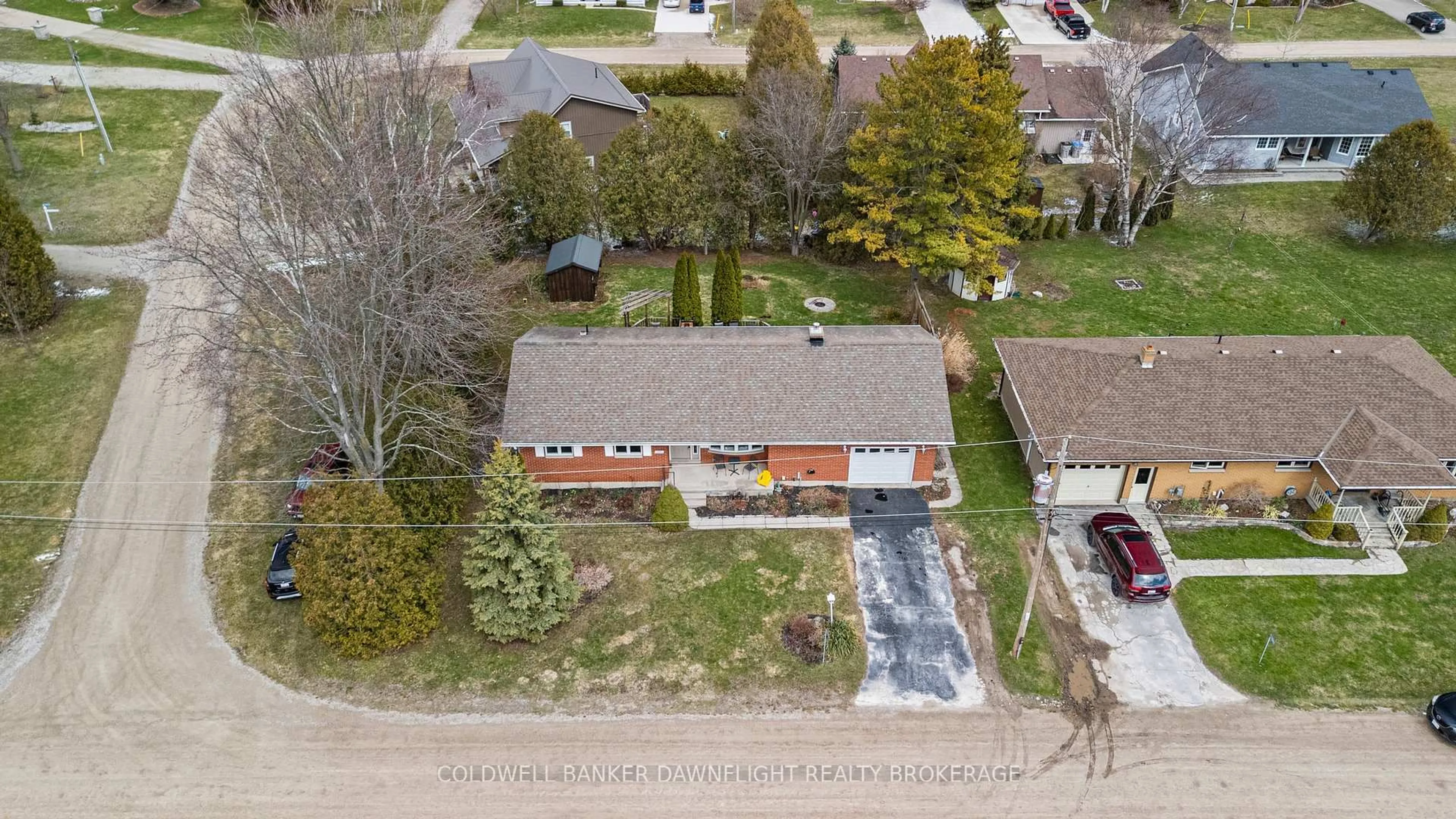 A pic from outside/outdoor area/front of a property/back of a property/a pic from drone, street for 33960 Queen St, Bluewater Ontario N0M 2T0