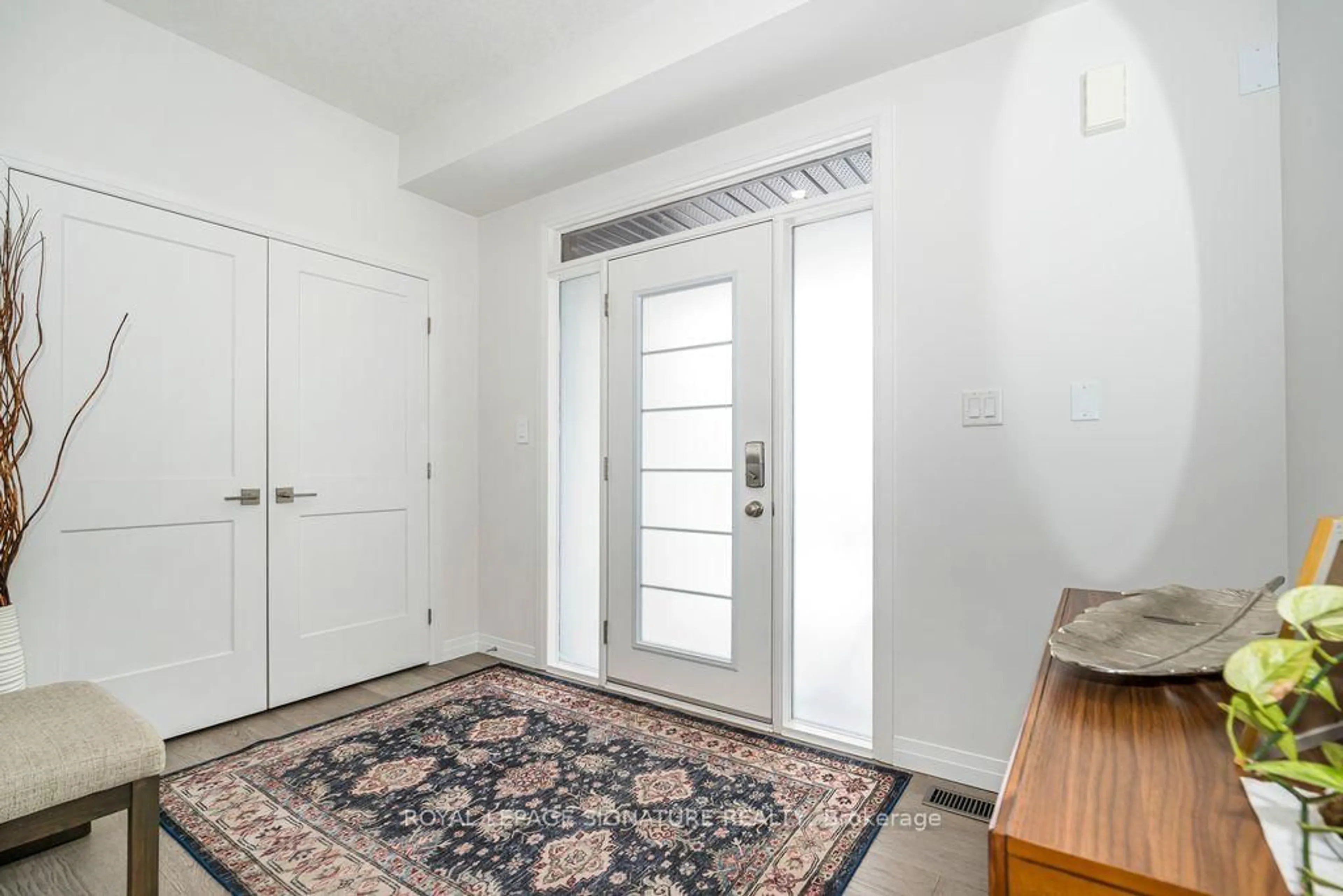 Indoor entryway for 30 Times Square Blvd #174, Hamilton Ontario L8J 0L8