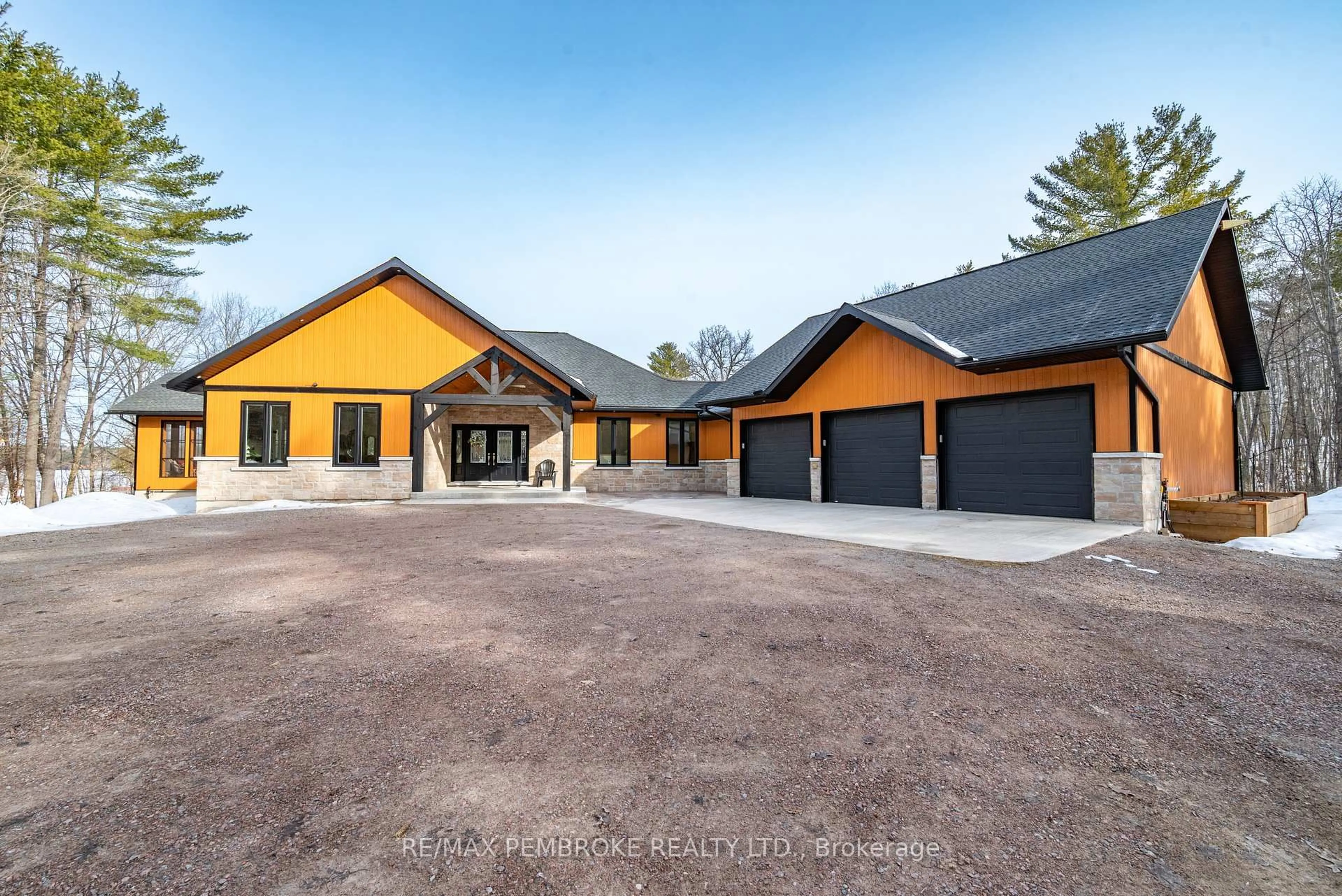 A pic from outside/outdoor area/front of a property/back of a property/a pic from drone, unknown for 1034 Rantz Rd, Petawawa Ontario K8H 2W8