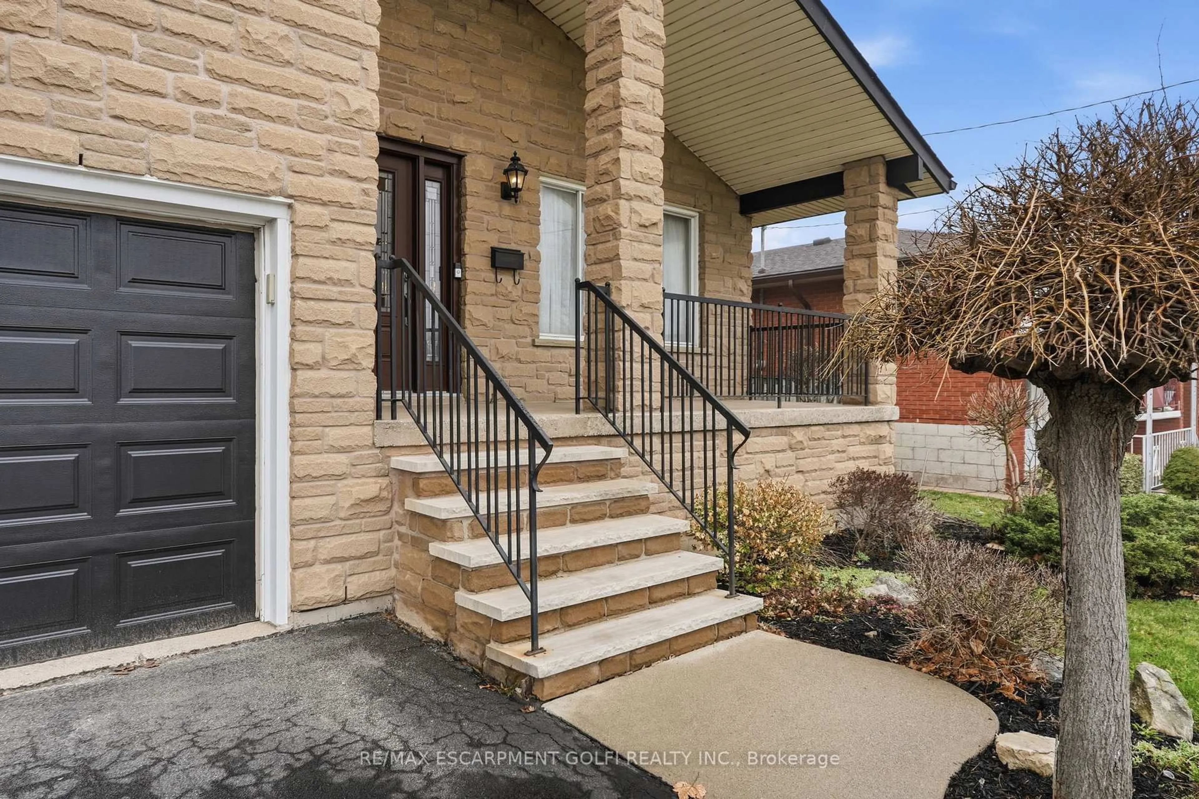 Unknown for 783 Stone Church Rd, Hamilton Ontario L8W 1A9