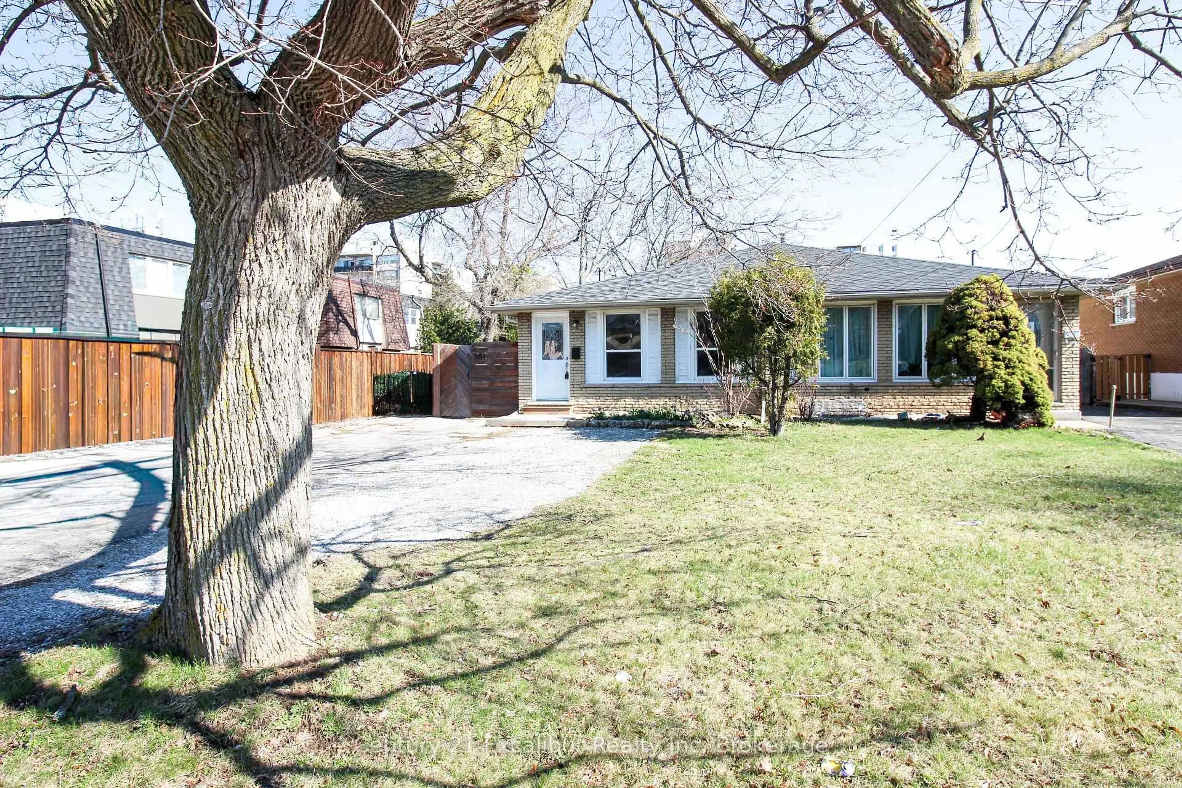 Unknown for 881 Lawrence Rd, Hamilton Ontario L8K 2A4