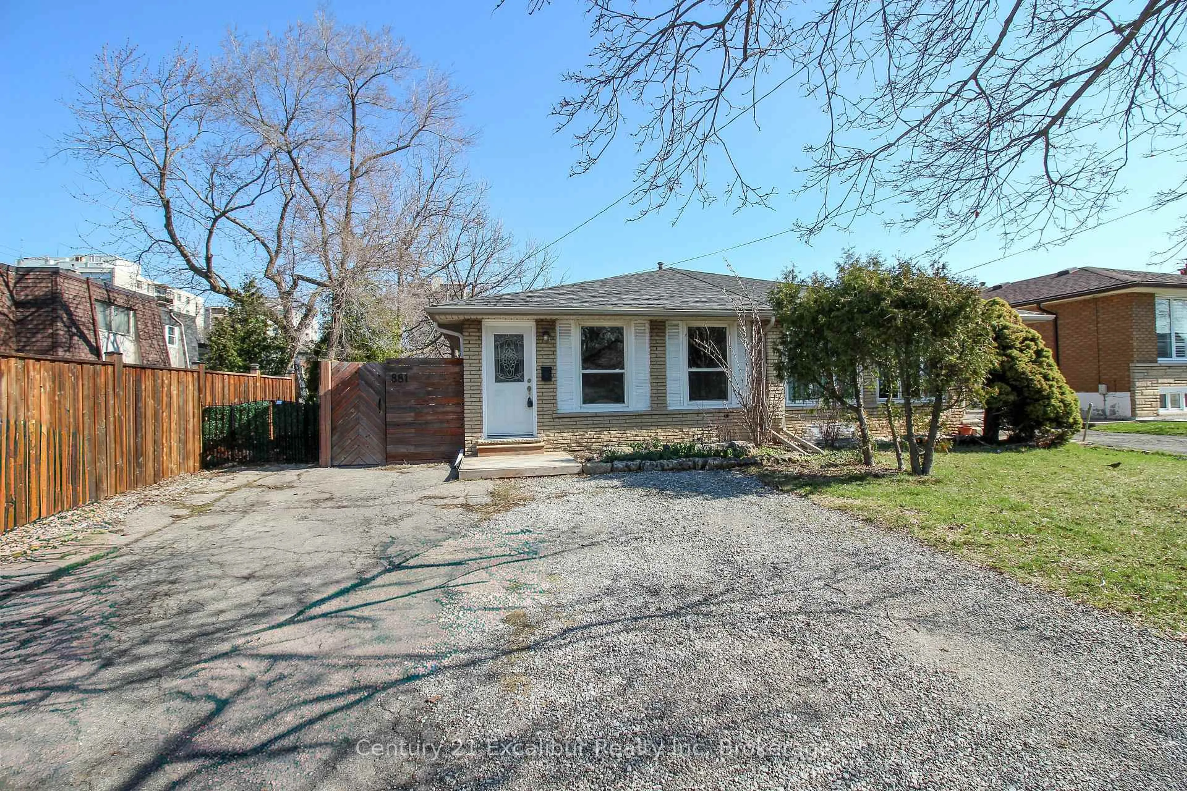 Unknown for 881 Lawrence Rd, Hamilton Ontario L8K 2A4