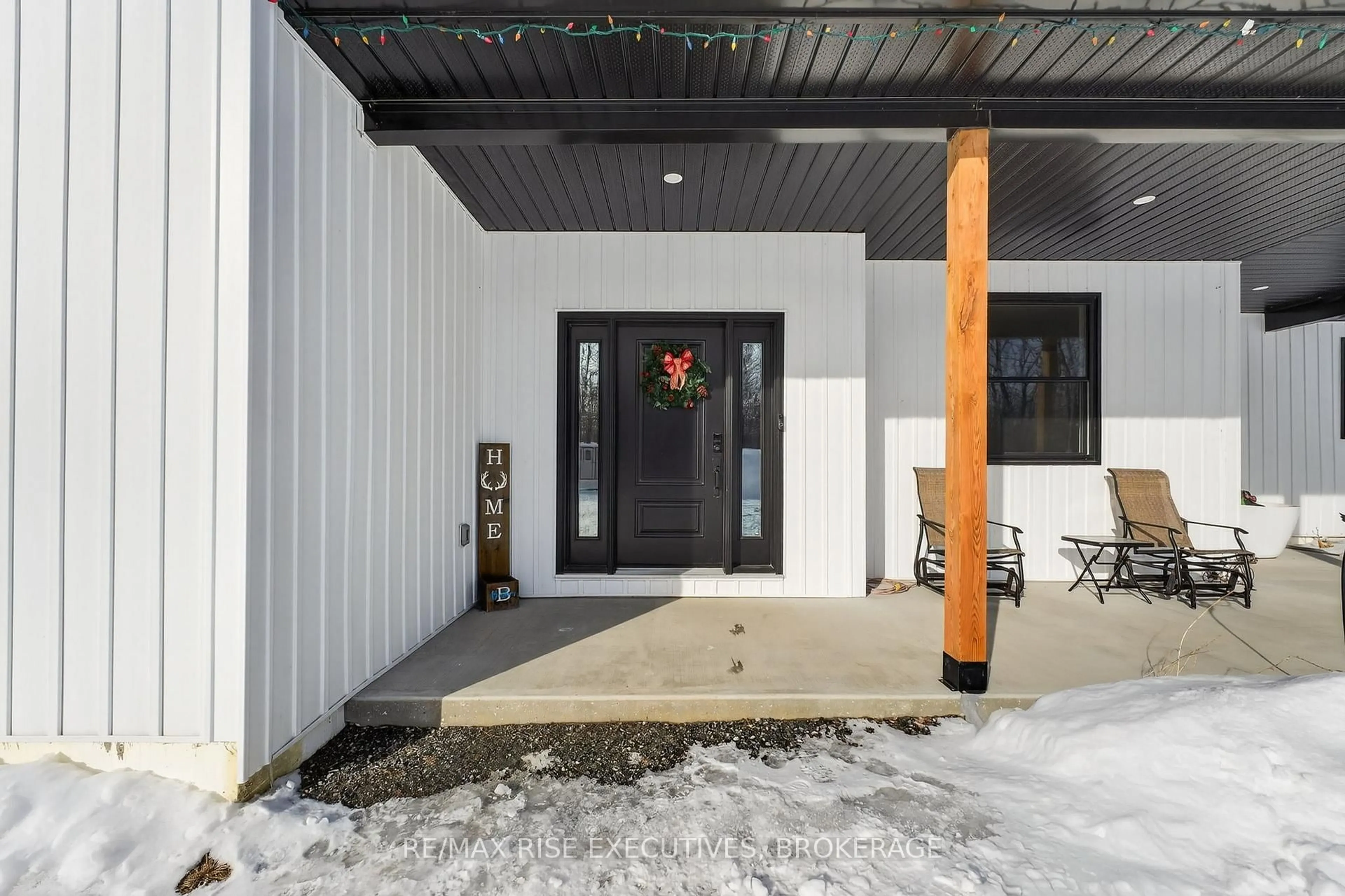 Indoor entryway for 1580B Wagerville Rd, Parham Ontario K0H 2K0