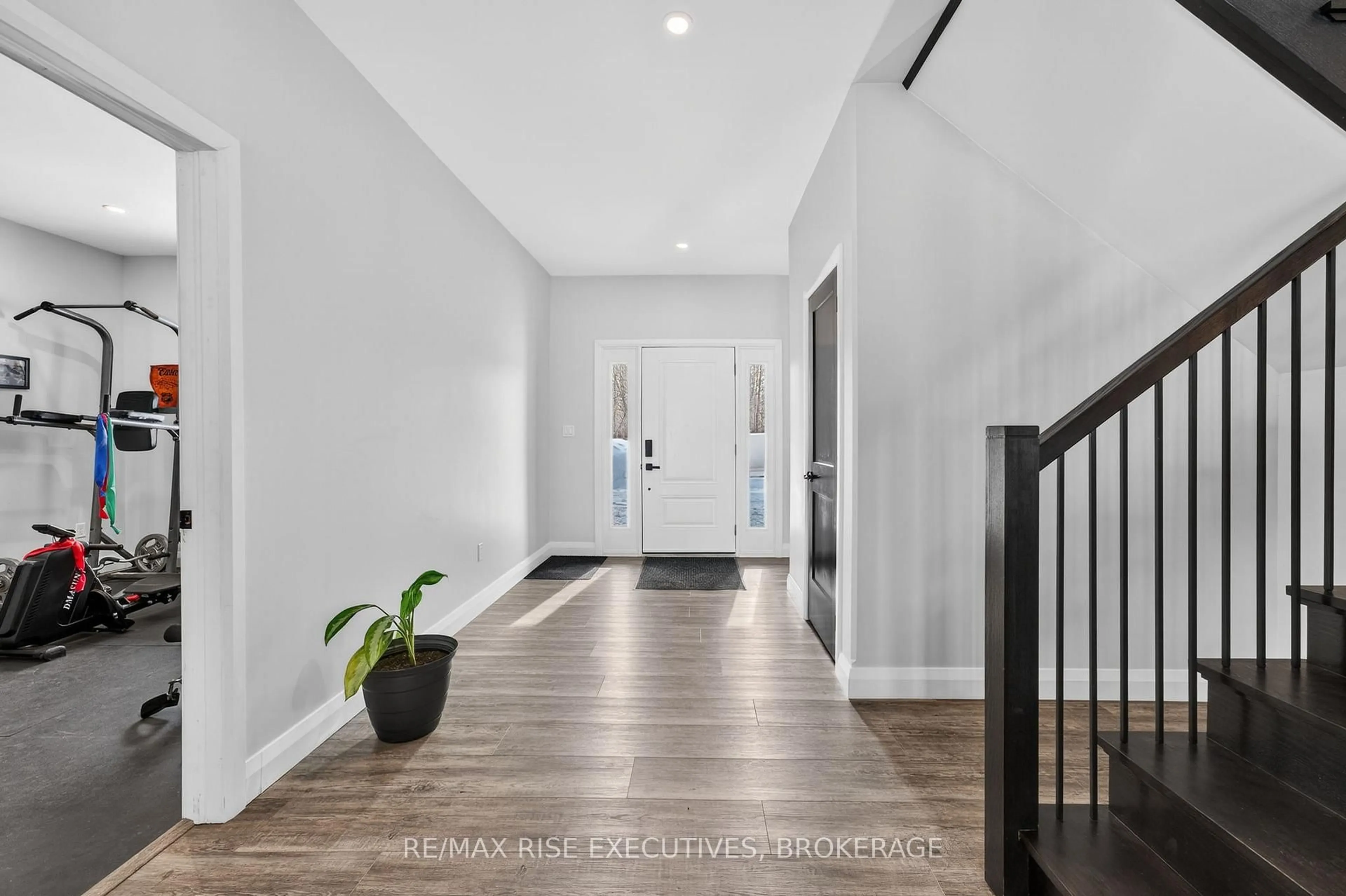 Indoor entryway for 1580B Wagerville Rd, Parham Ontario K0H 2K0