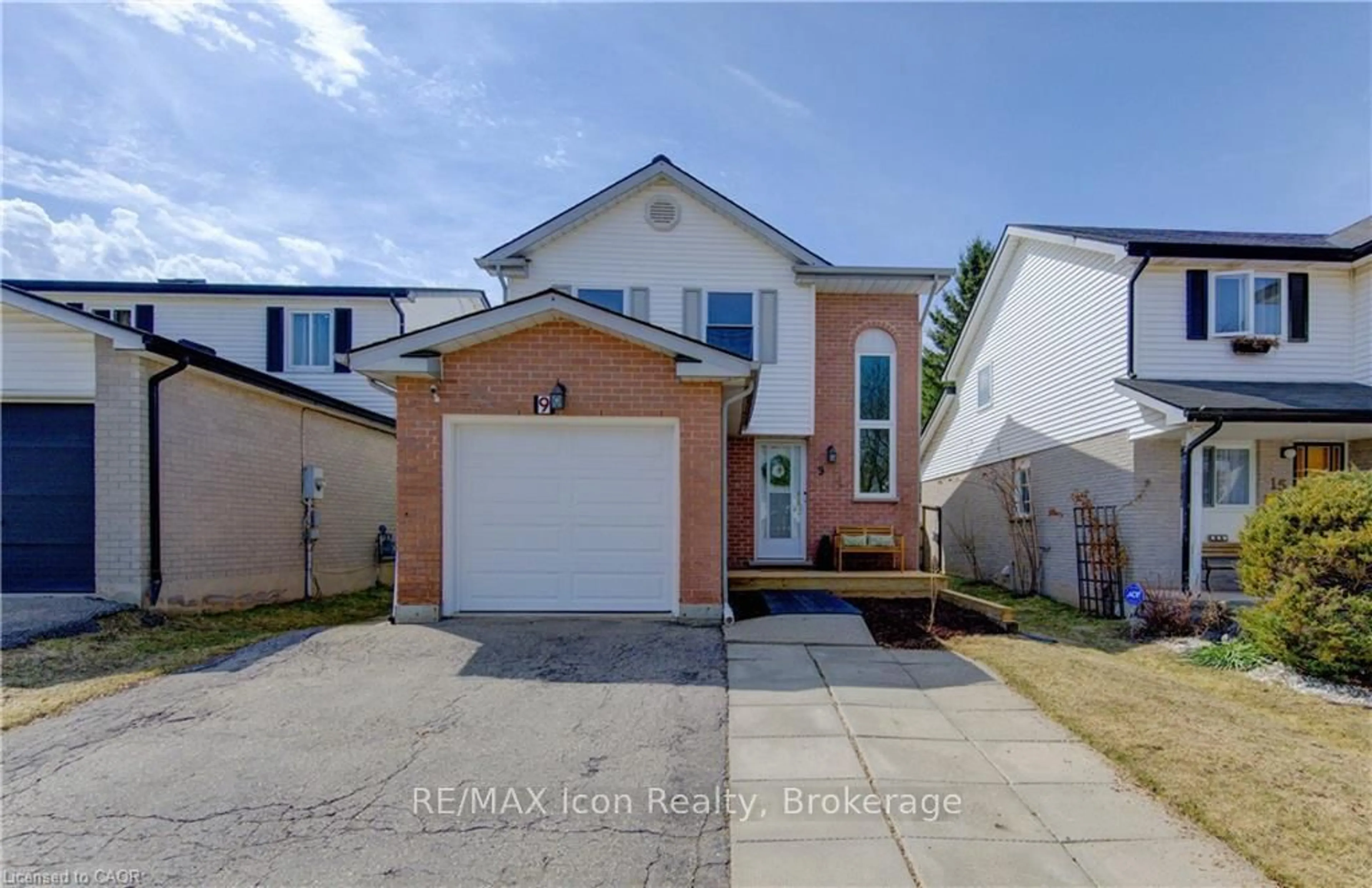 Unknown for 9 Camrose Crt, Kitchener Ontario N2M 5J3