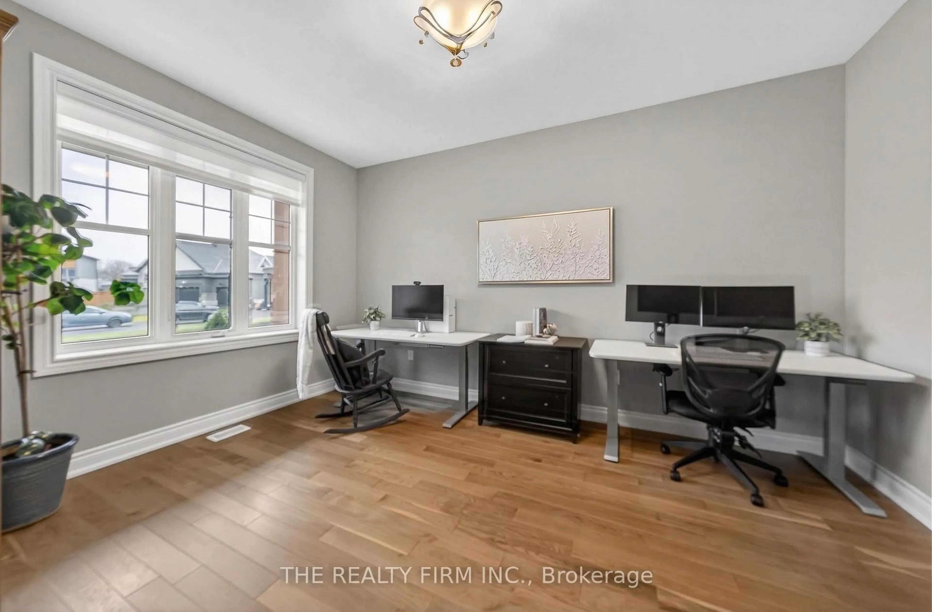 A pic of a room for 15 Oscar Davis Crt, Strathroy-Caradoc Ontario N7G 0G3