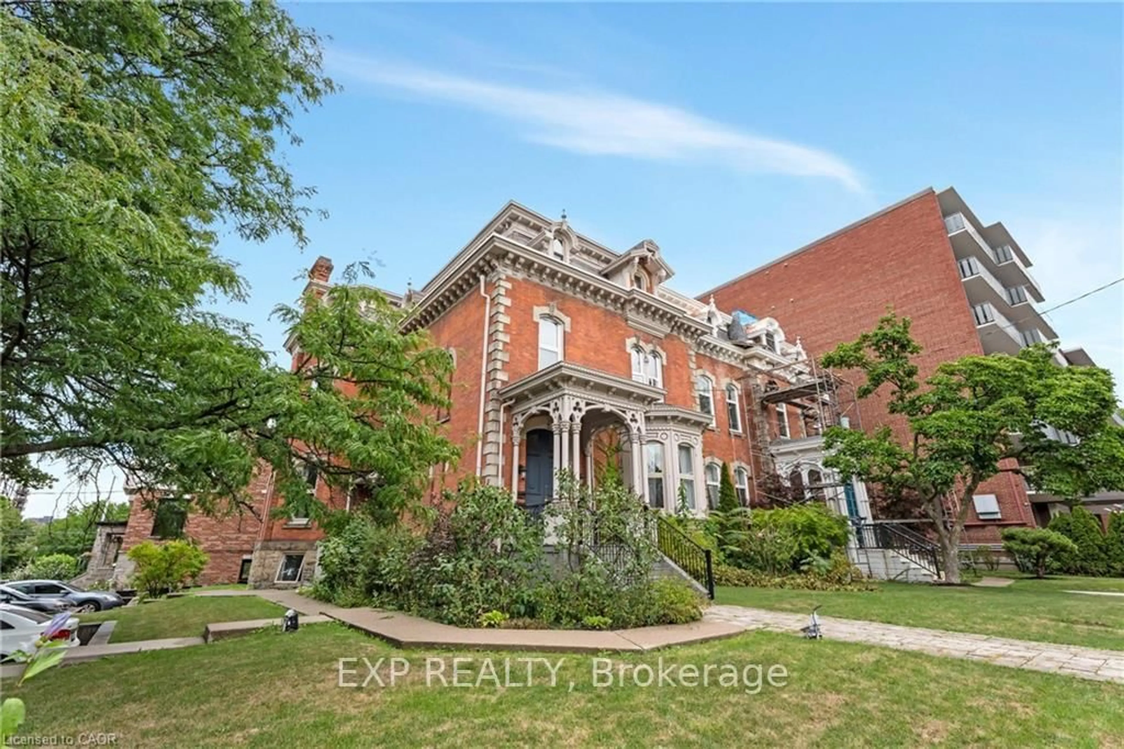 Home with brick exterior material, building for 46 Herkimer St #2, Hamilton Ontario L8P 2G4