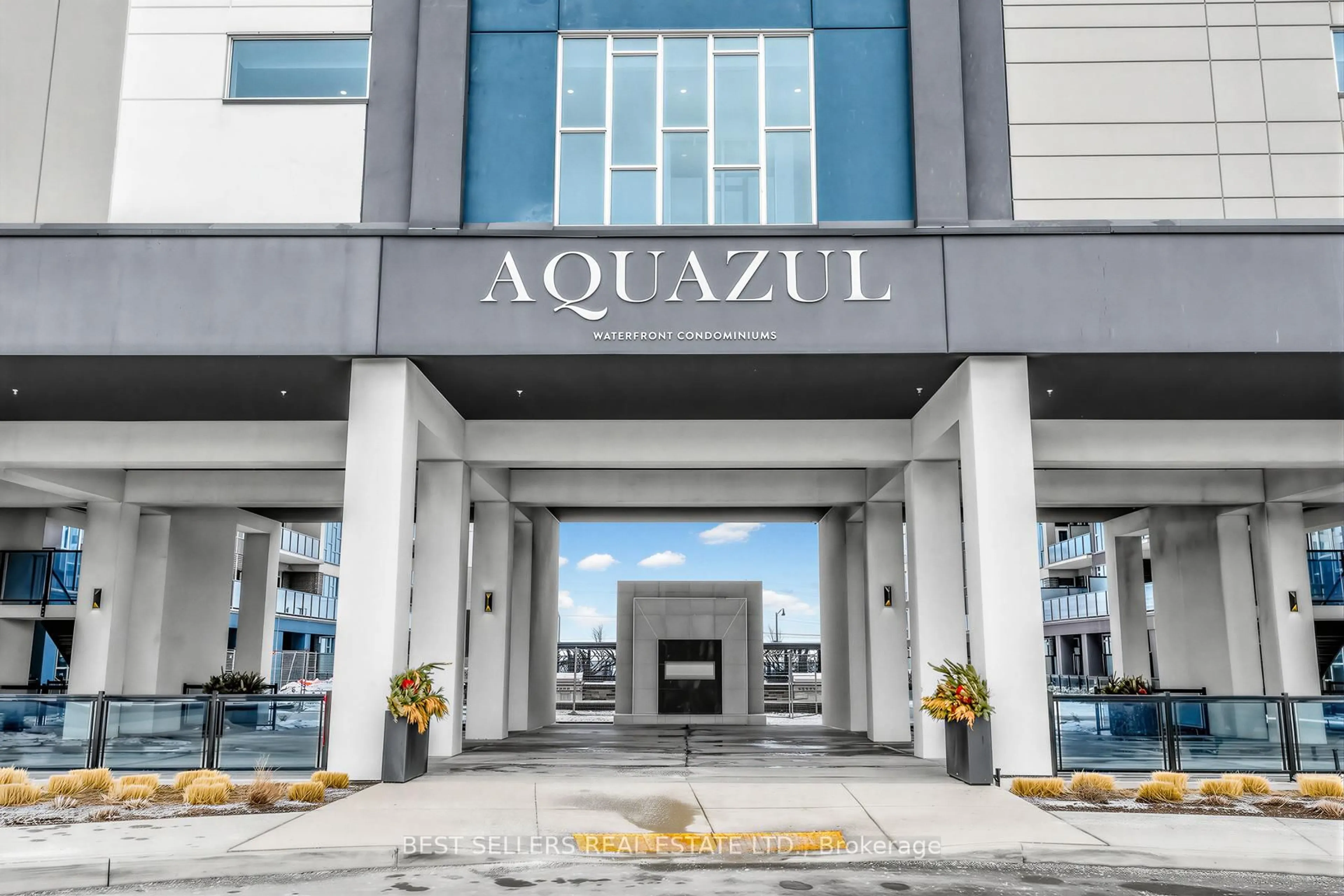 Unknown for 16 Concord Pl #220, Grimsby Ontario L3M 0J1