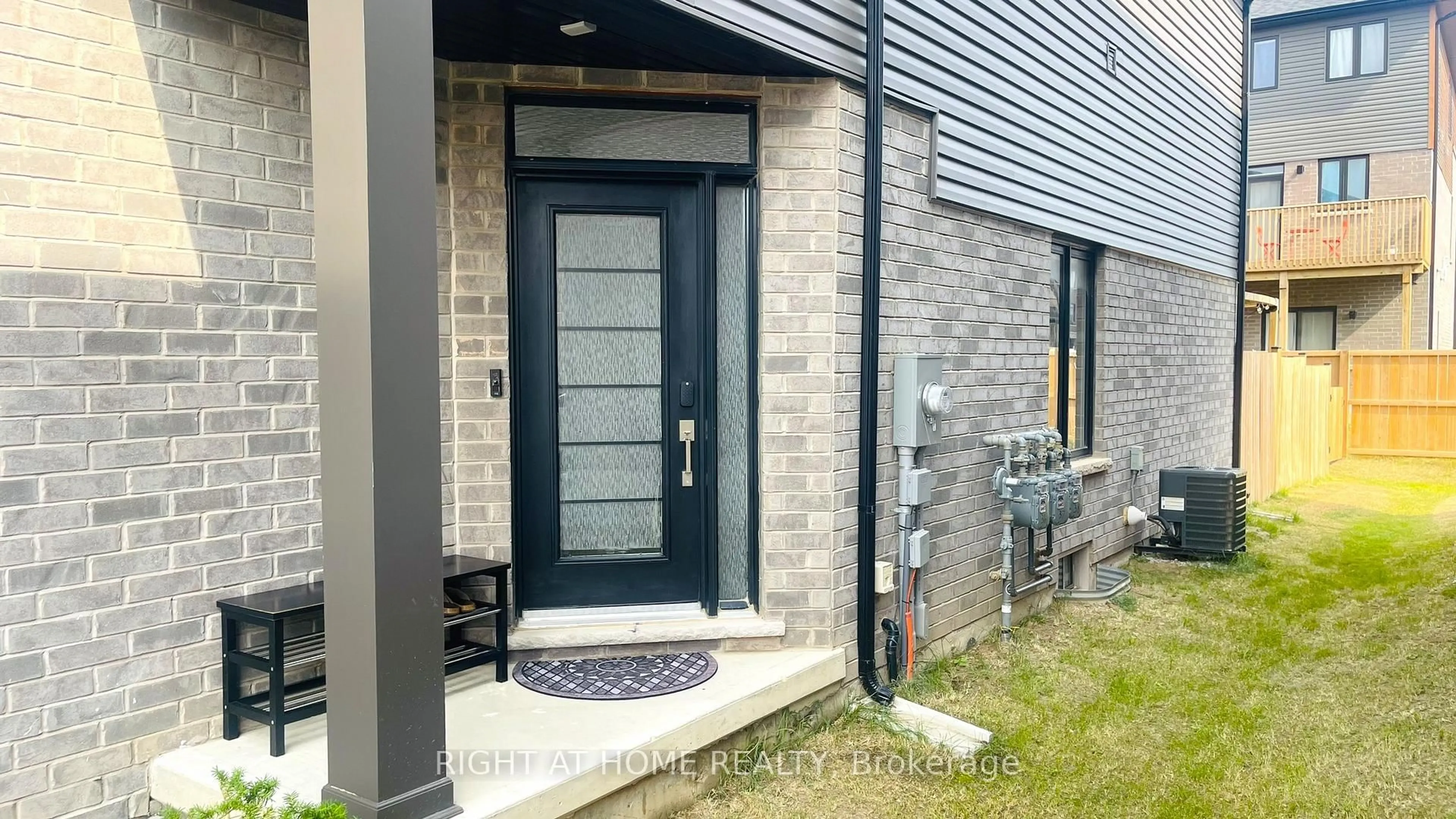 Unknown for 205 Longboat Ru, Brantford Ontario N3T 0T2