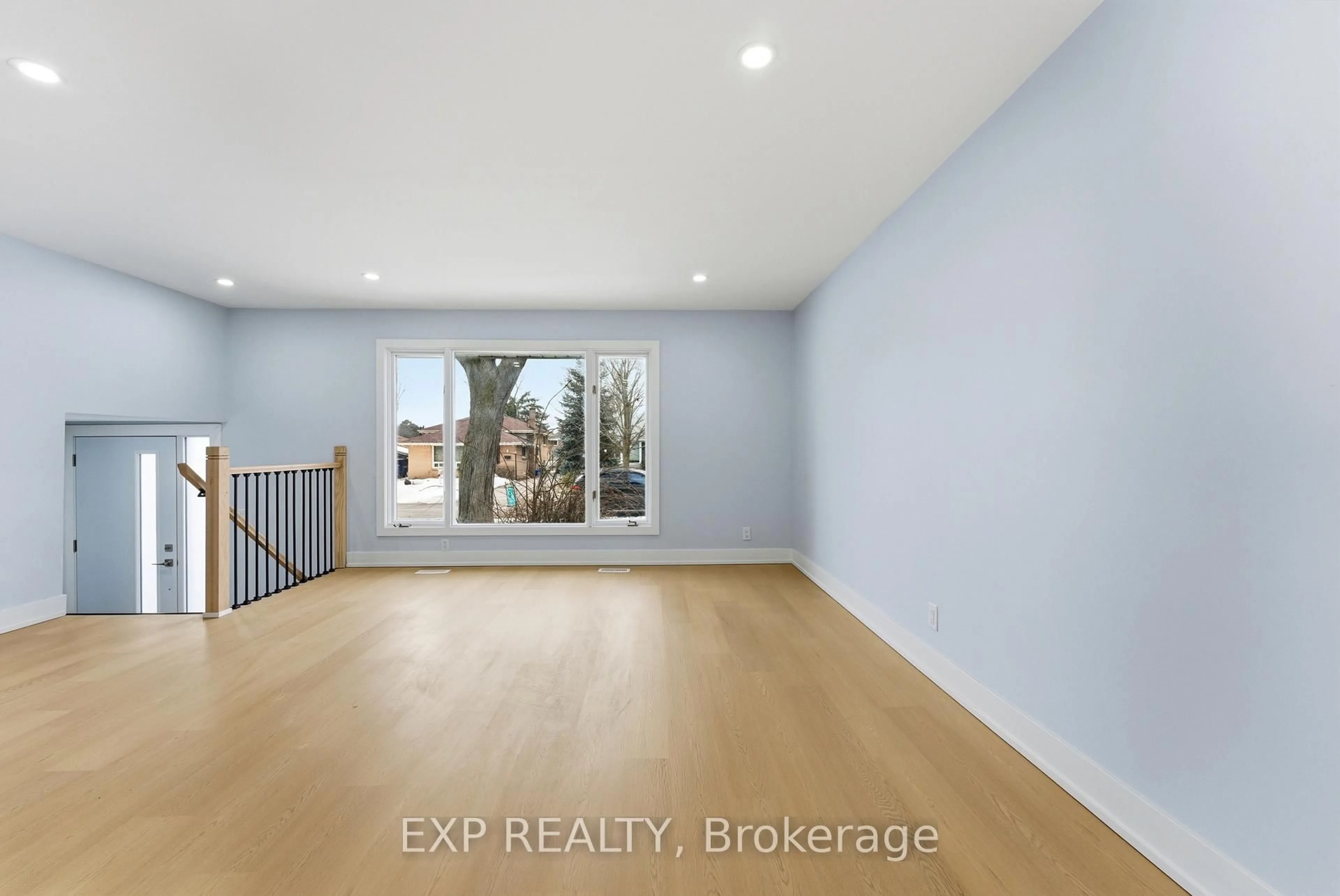 Indoor entryway for 19 Alfred Dr, Belleville Ontario K8N 4M6