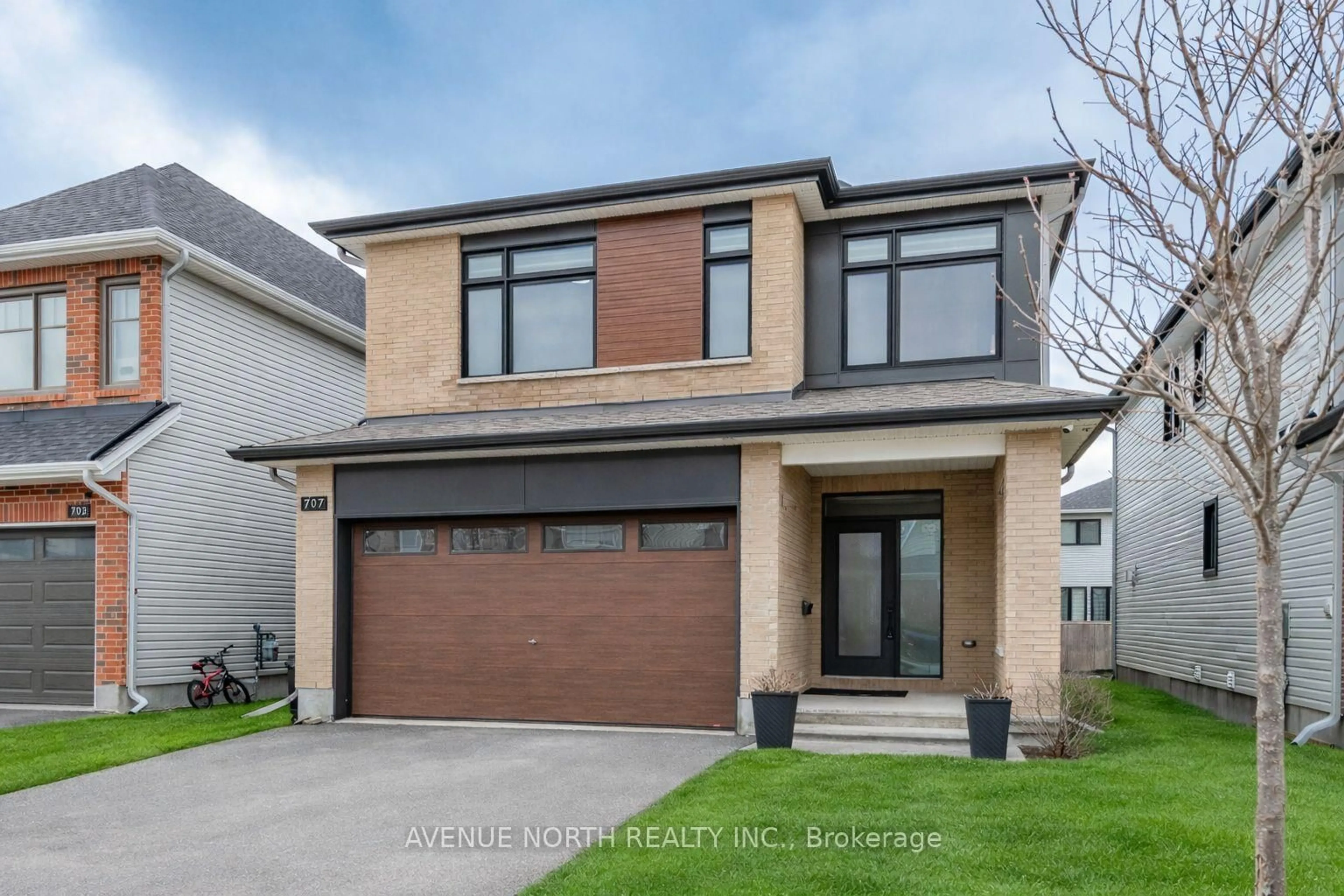 Home with brick exterior material, street for 707 Moonflower Cres, Ottawa Ontario K1T 0X8