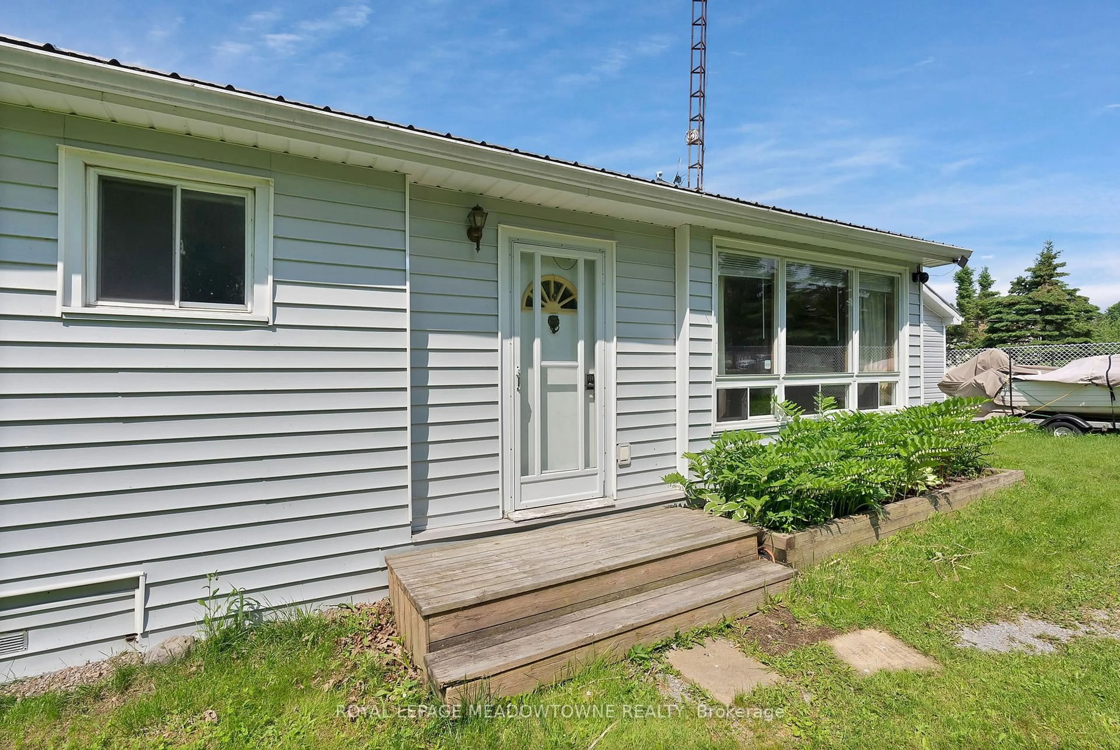 Home with vinyl exterior material, street for 46 Hawke Dr, Kawartha Lakes Ontario K0L 2W0