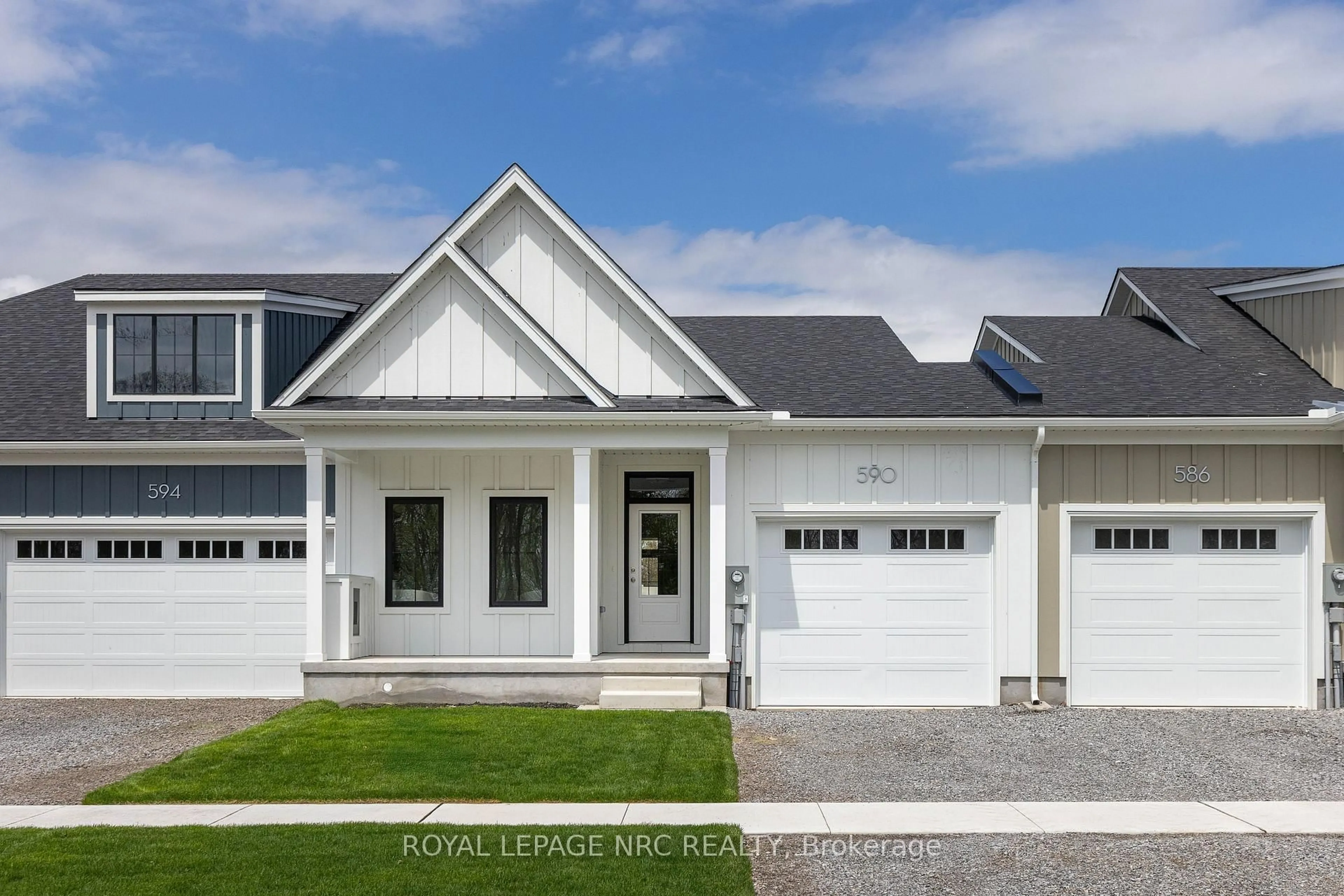 Home with vinyl exterior material, street for 586 Seneca Dr #70 C, Fort Erie Ontario L2A 1C2