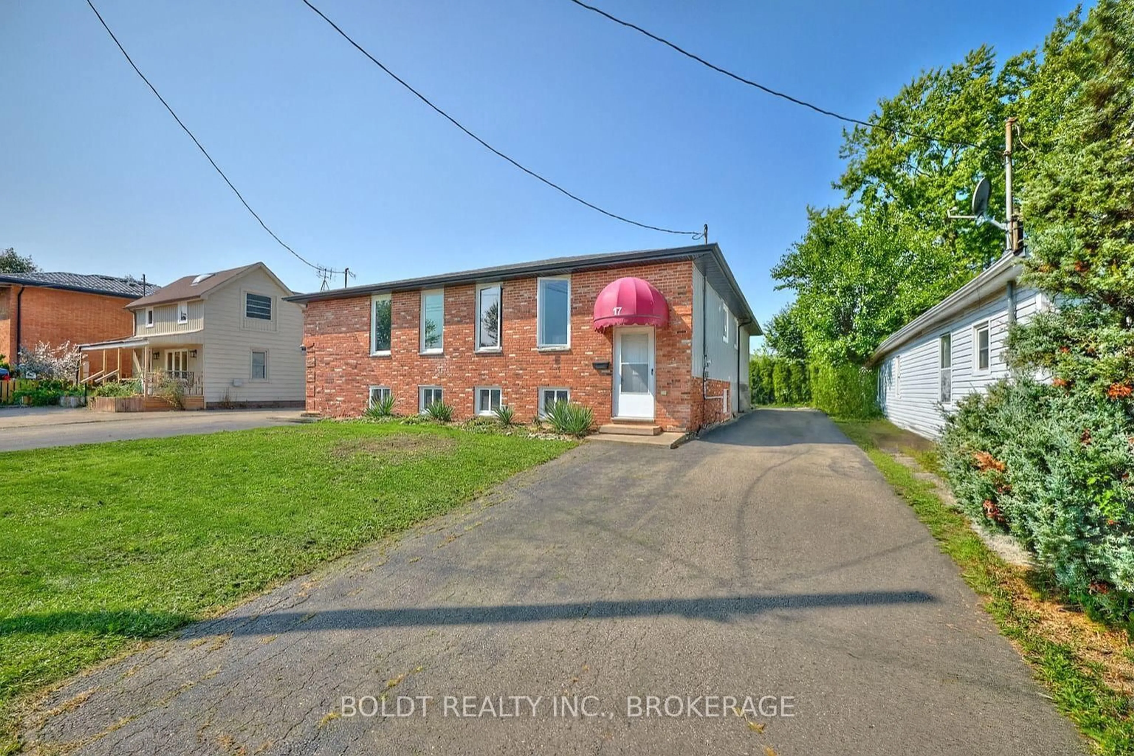 Unknown for 17 Colborne St, Thorold Ontario L2V 3P8