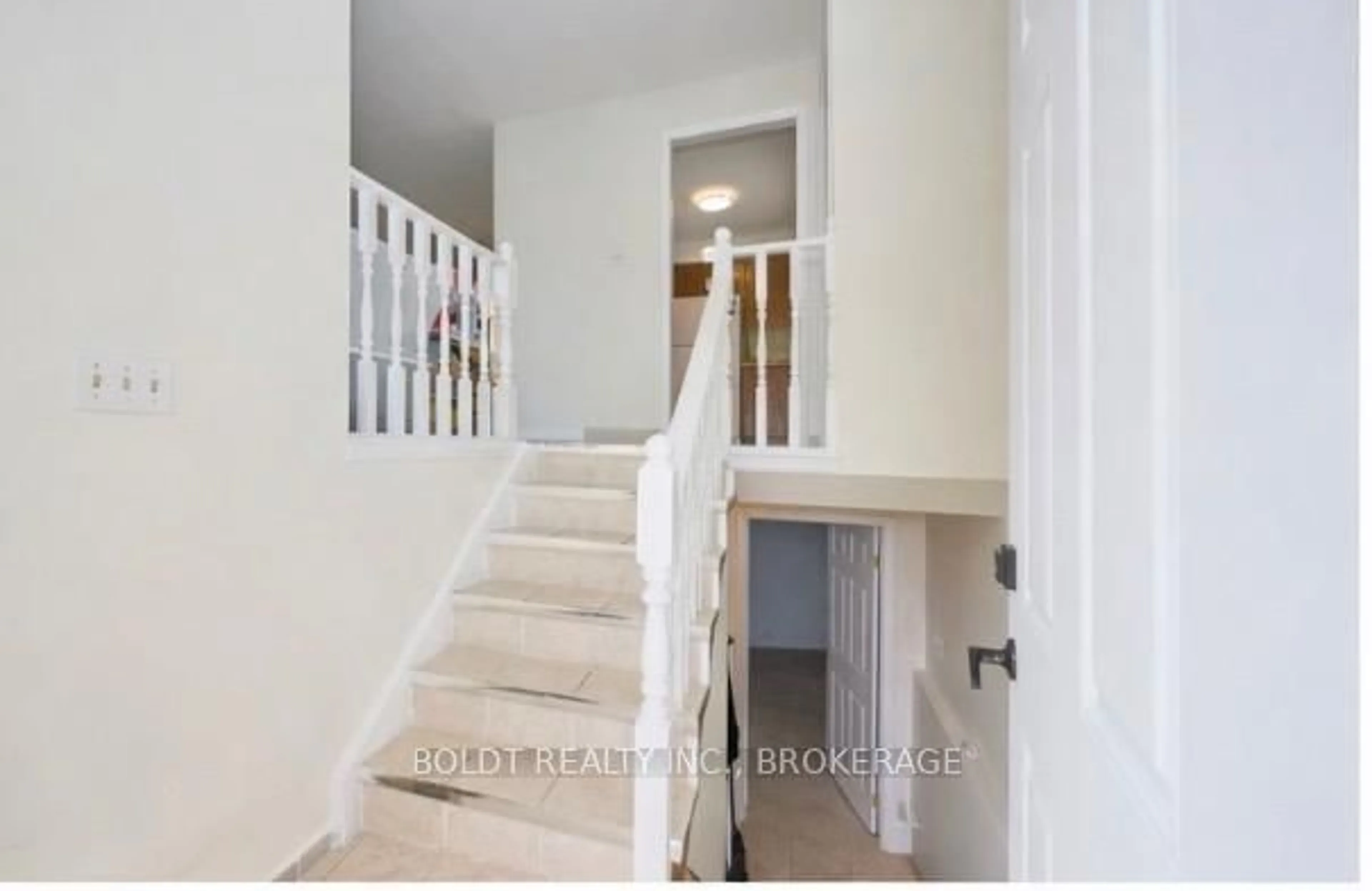 Unknown for 17 Colborne St, Thorold Ontario L2V 3P8