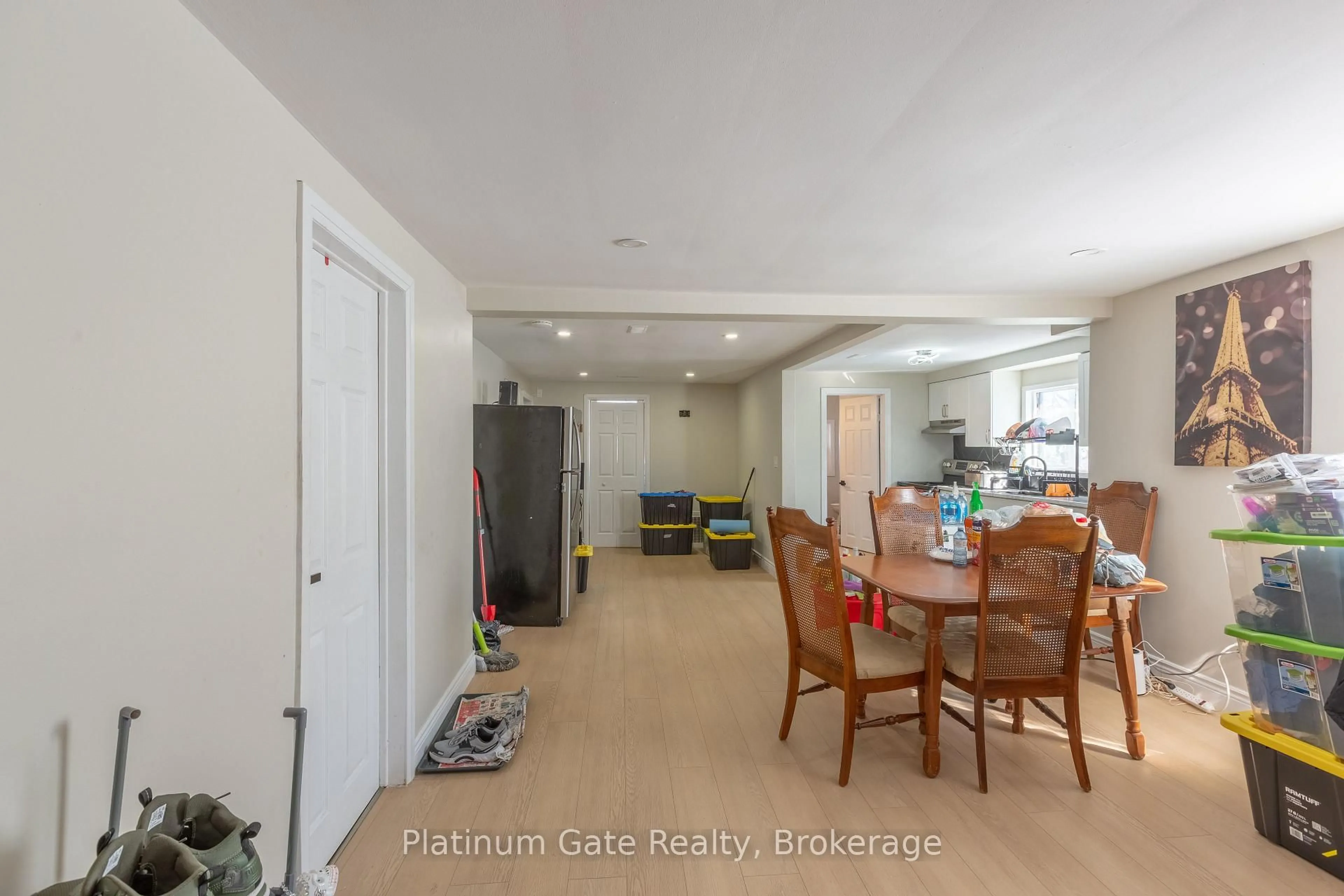 Unknown for 1036-40 Gladstone Ave, Windsor Ontario N9A 2R8