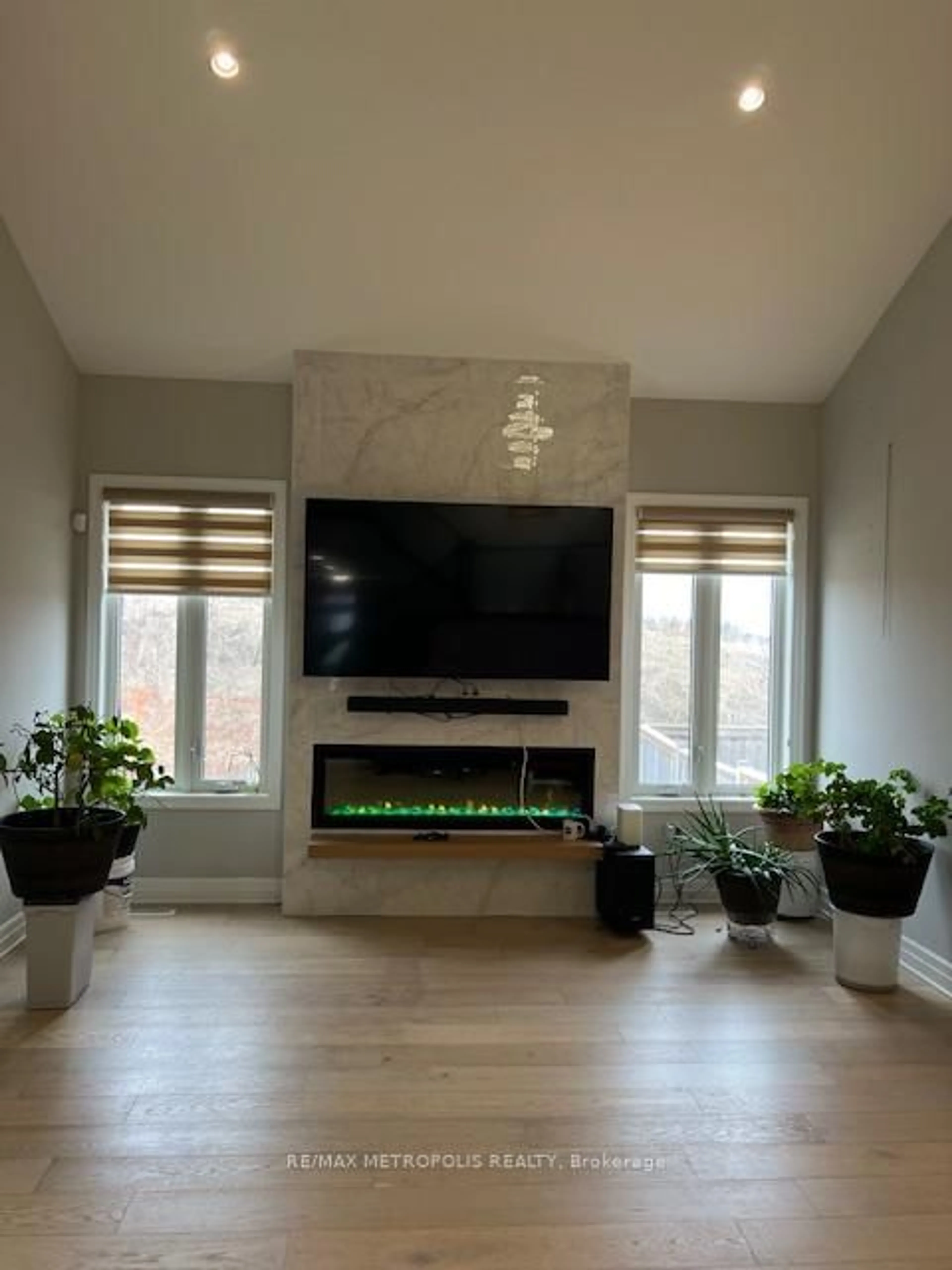 Unknown for 1017 Riverbend Rd, London South Ontario N6K 0J1