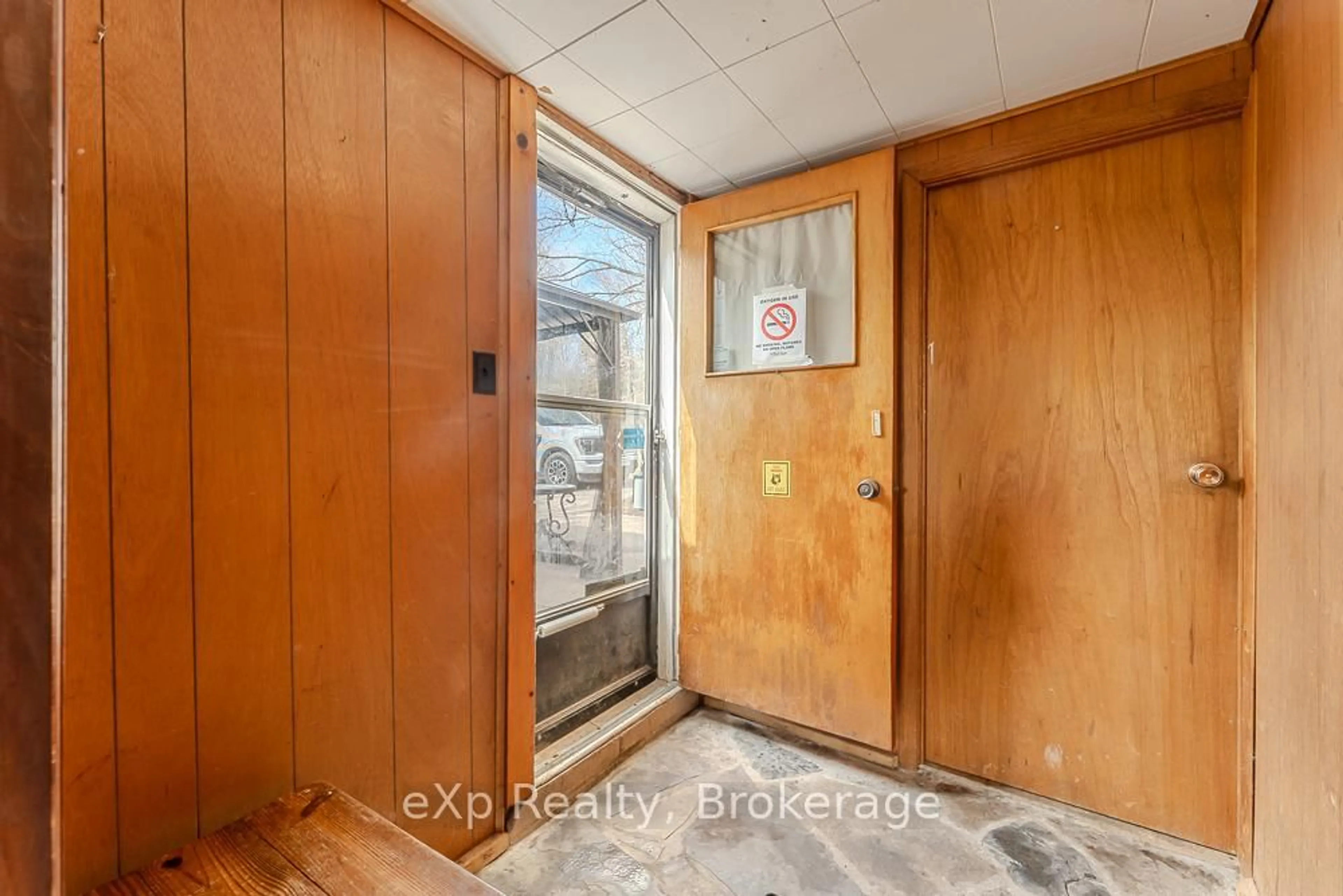 Indoor entryway for 184 Division St, South Bruce Peninsula Ontario N0H 2T0