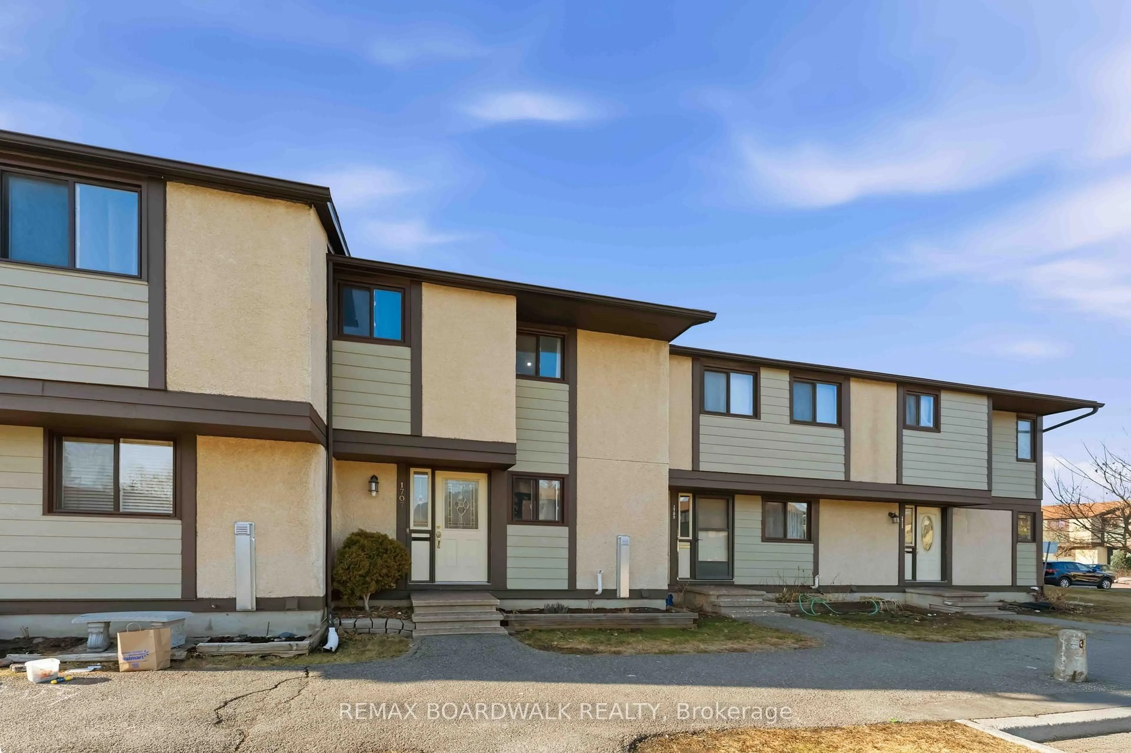 Unknown for 1707 Meadowbrook Rd, Ottawa Ontario K1B 4W6