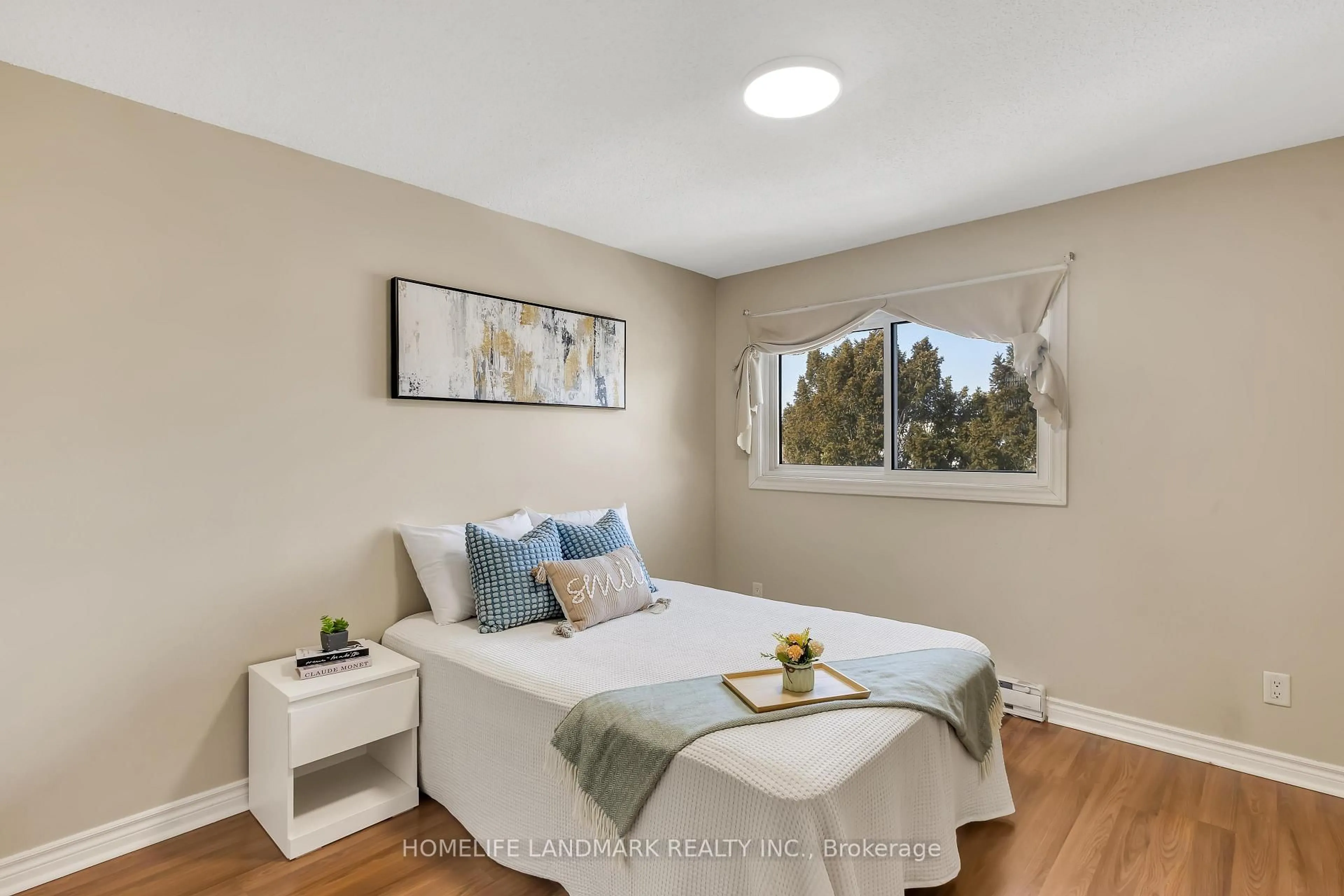 Bedroom with bed, unknown for 35 BRECKENRIDGE Dr #28, Kitchener Ontario N2B 3H5