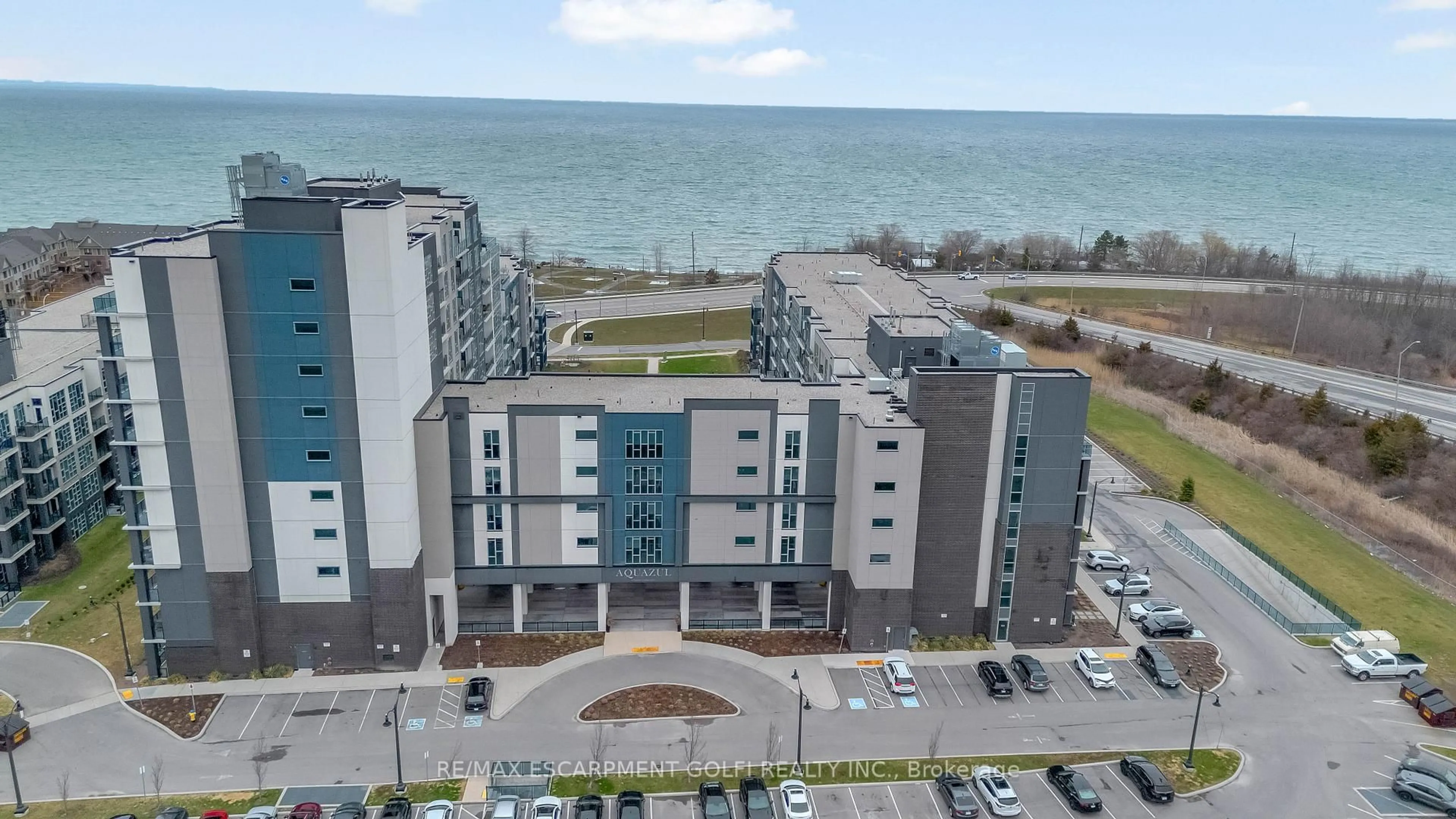 A pic from outside/outdoor area/front of a property/back of a property/a pic from drone, city buildings view from balcony for 16 Concord Pl #317, Grimsby Ontario L3M 4E8