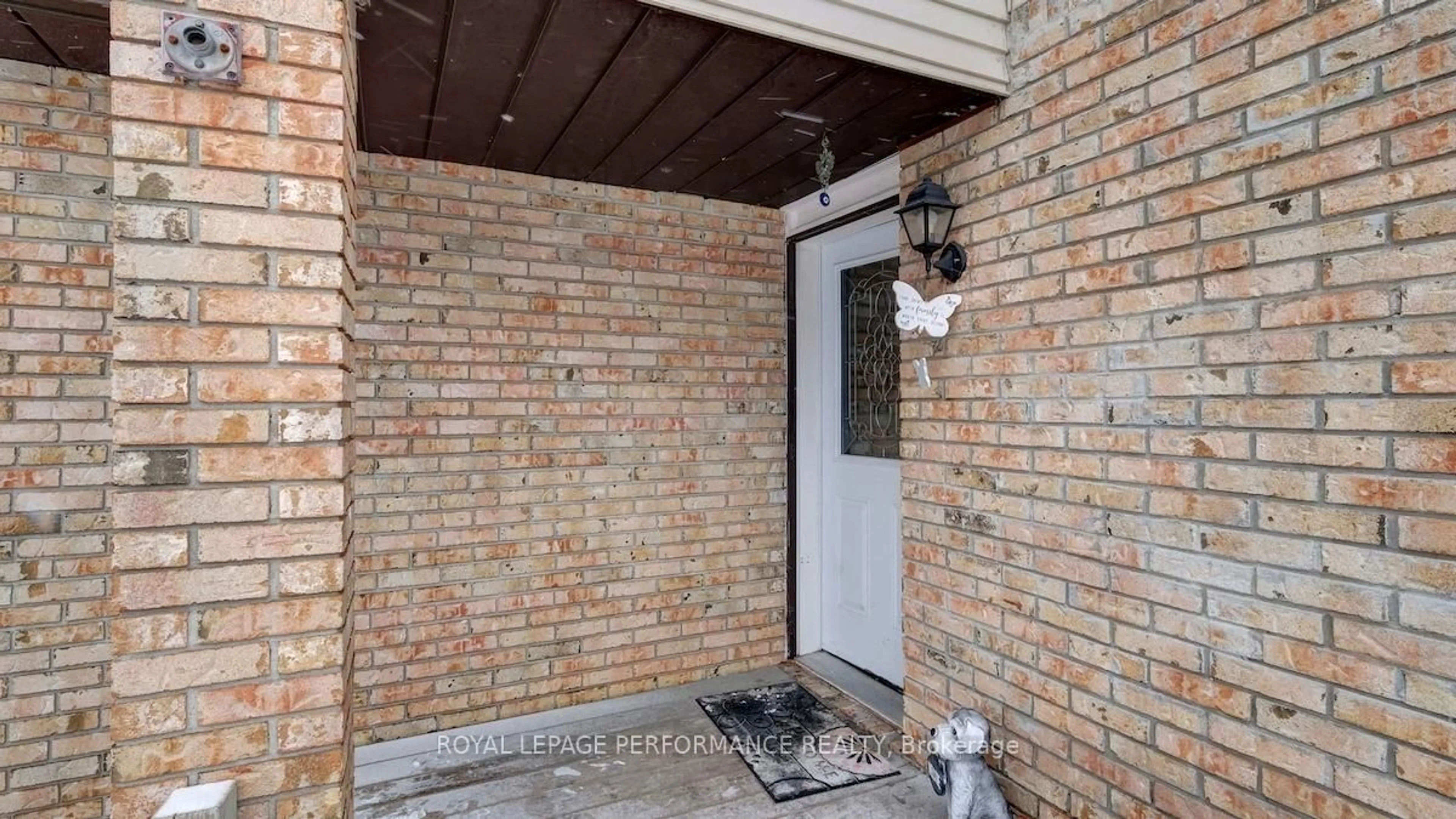 Unknown for 32 Brando Cres, Ottawa Ontario K1T 2E3