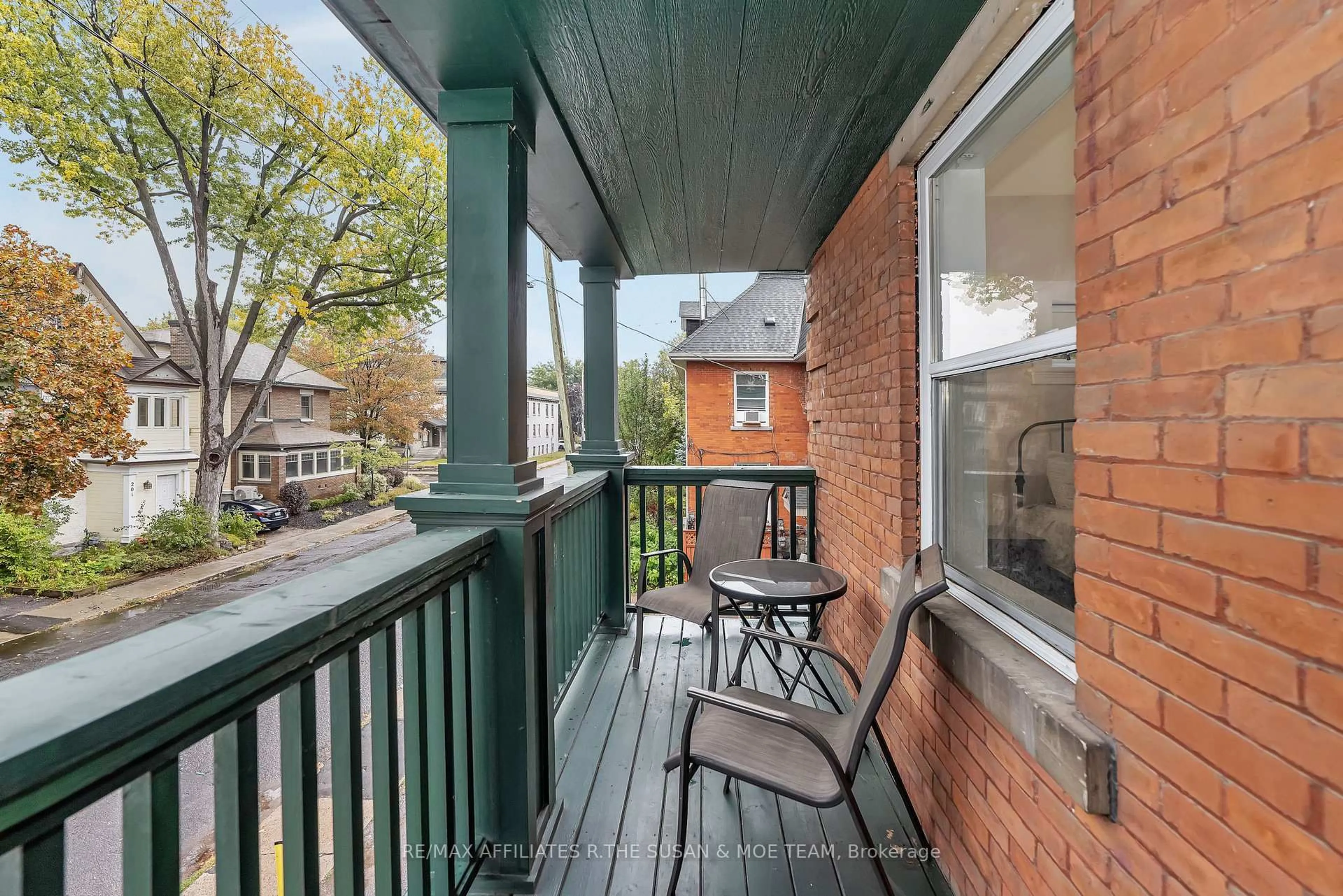 Patio, street for 194 Augusta St, Ottawa Ontario K1N 8C3