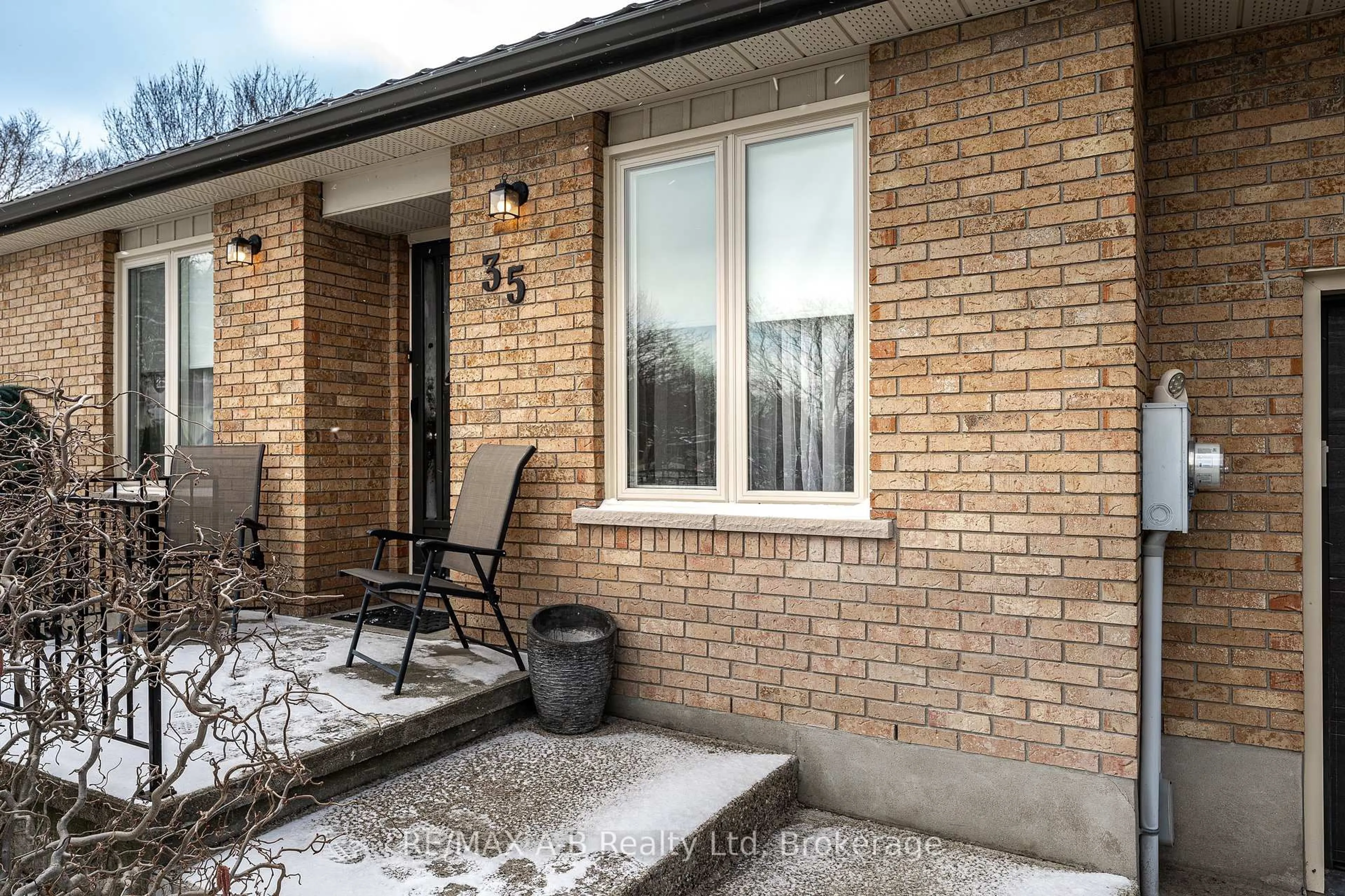 Home with brick exterior material, street for 35 Sparling Cres, St. Marys Ontario N4X 0A6