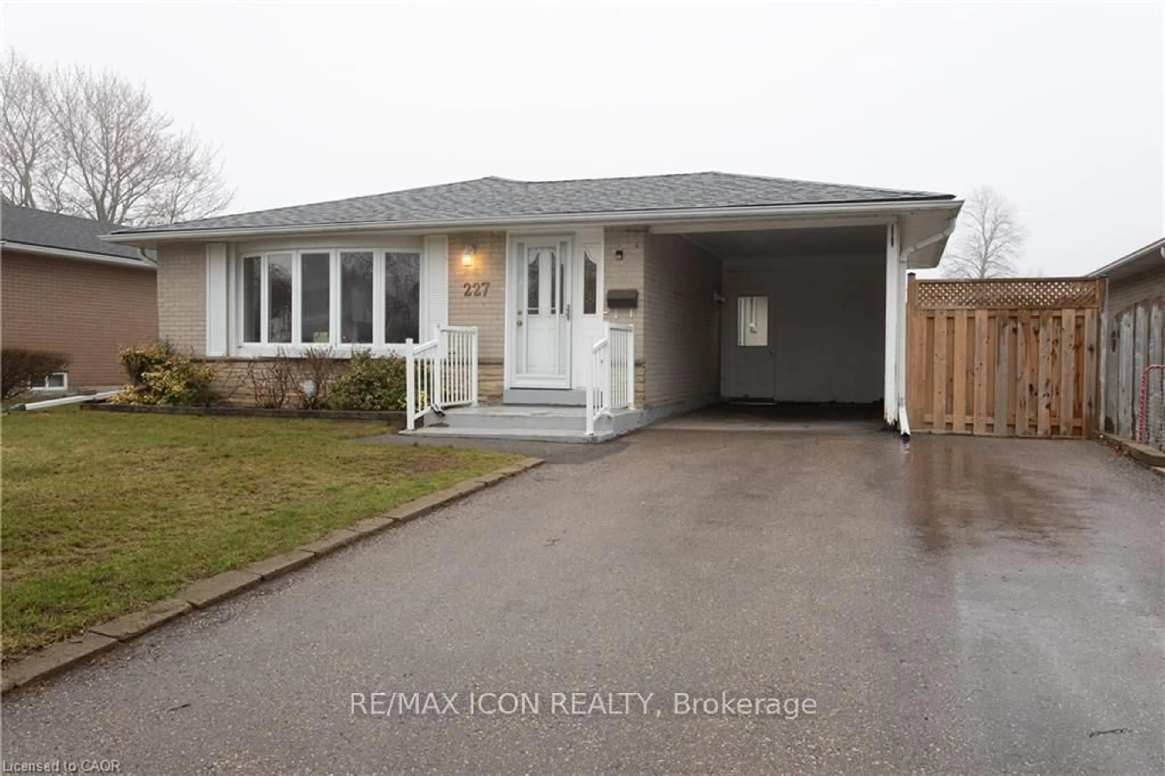 Unknown for 227 Hazelglen Dr, Kitchener Ontario N2M 2E6