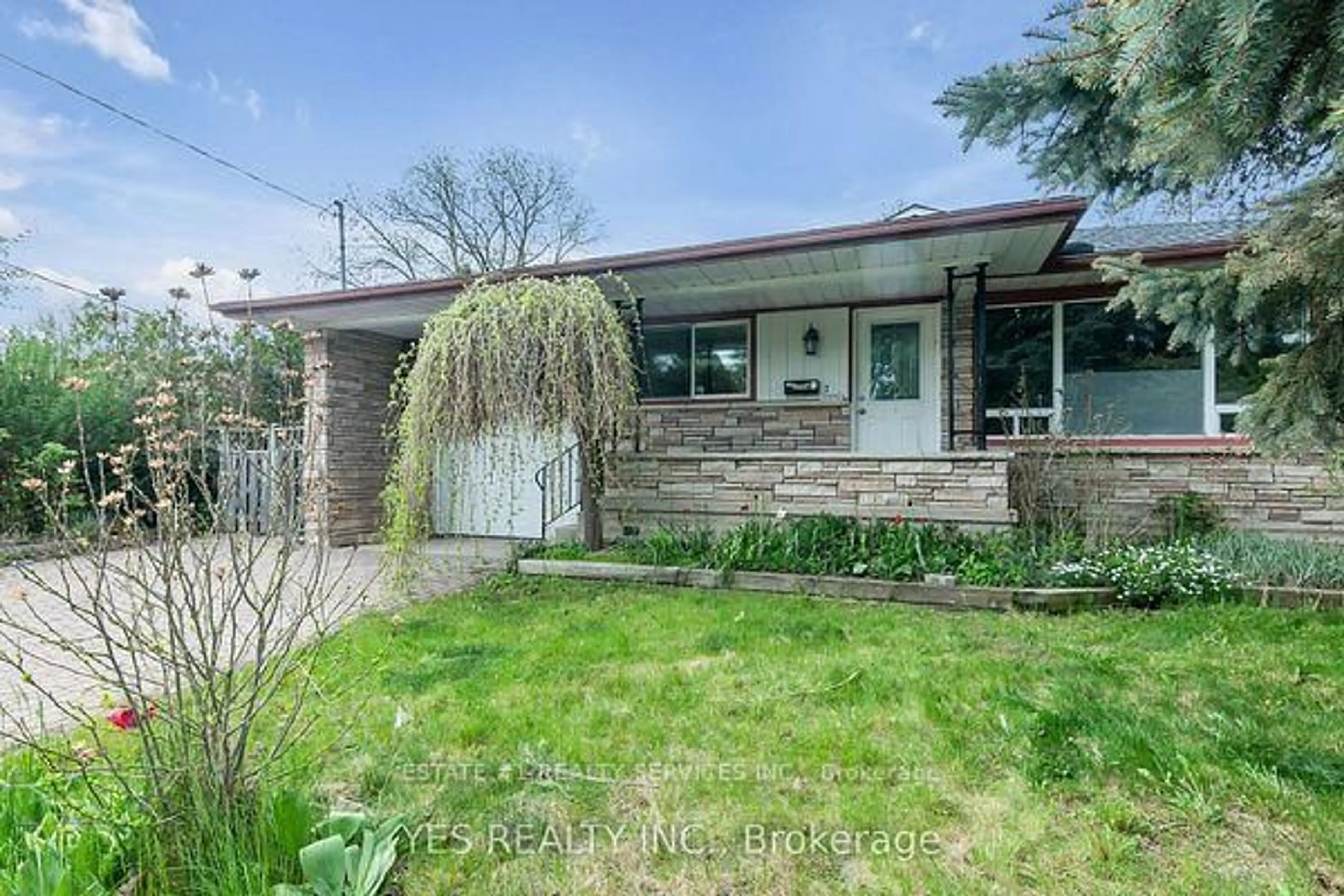 Home with brick exterior material, street for 176 Kenneth Ave, Kitchener Ontario N2A 1W2