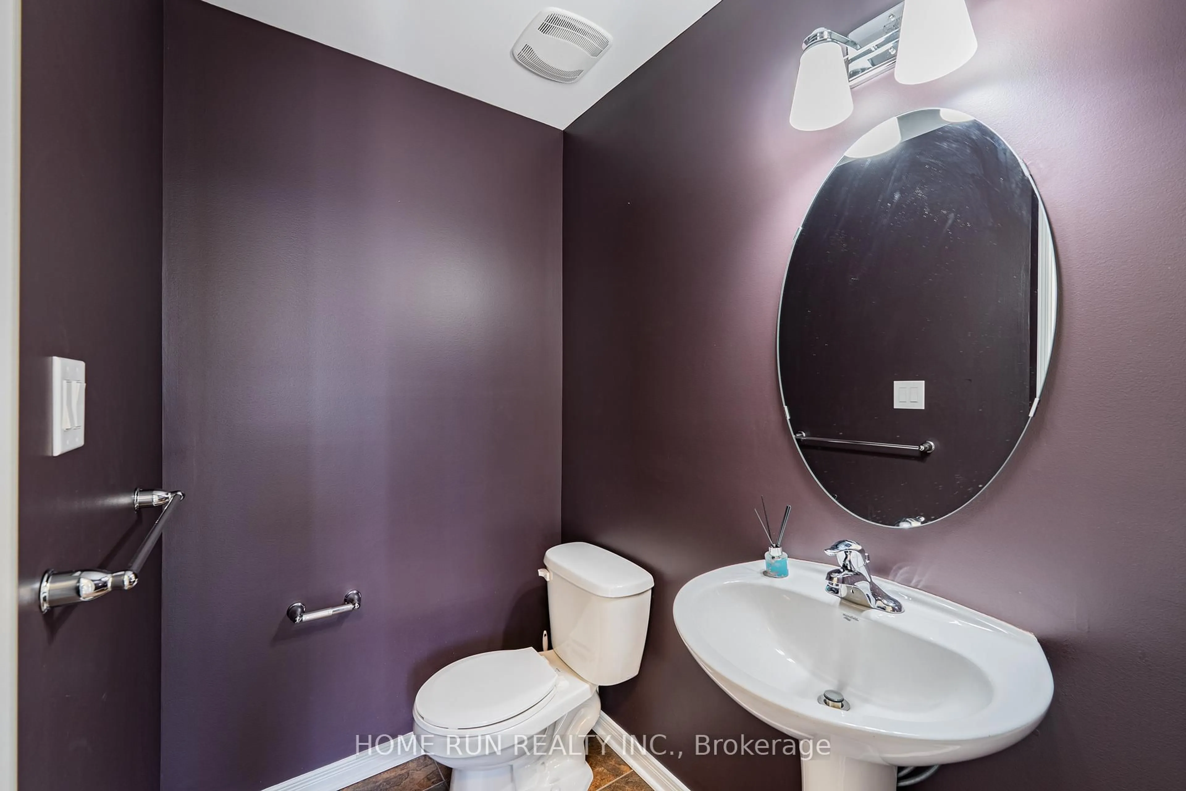 Standard bathroom, unknown for 602 Pamplona Private, Ottawa Ontario K2J 5T3