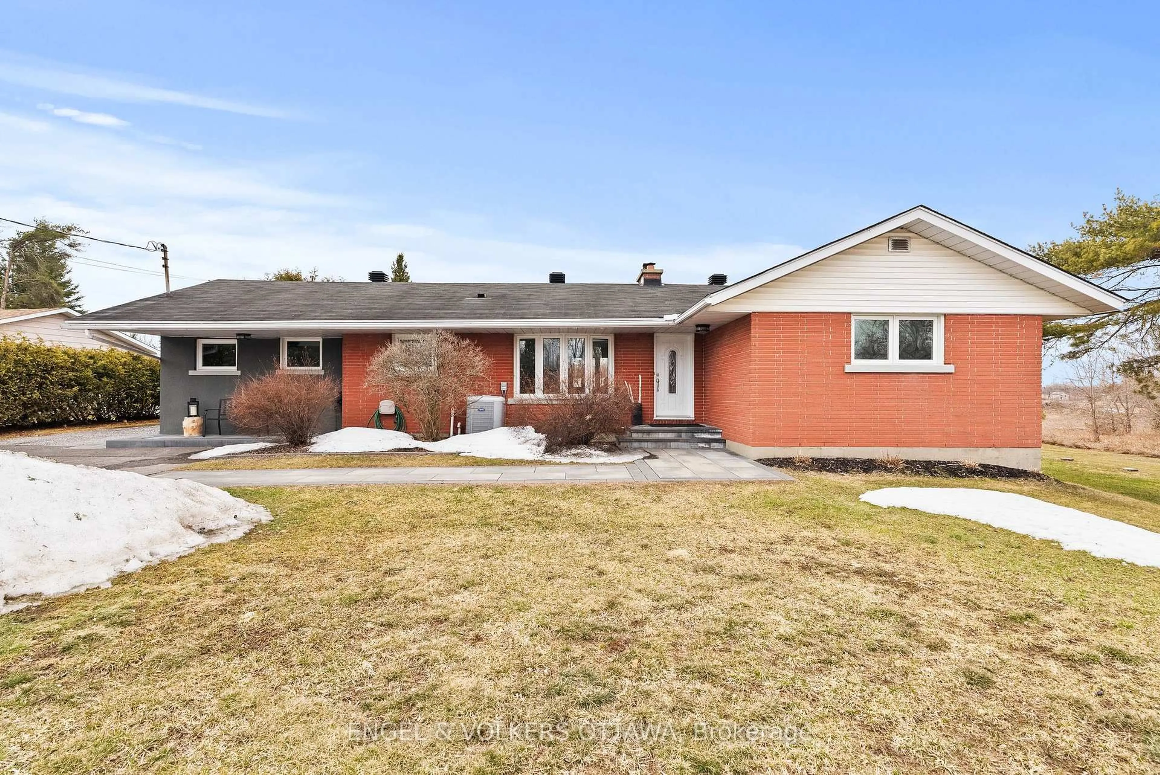 Home with brick exterior material, street for 4624 Albion Rd, Ottawa Ontario K1X 1A5